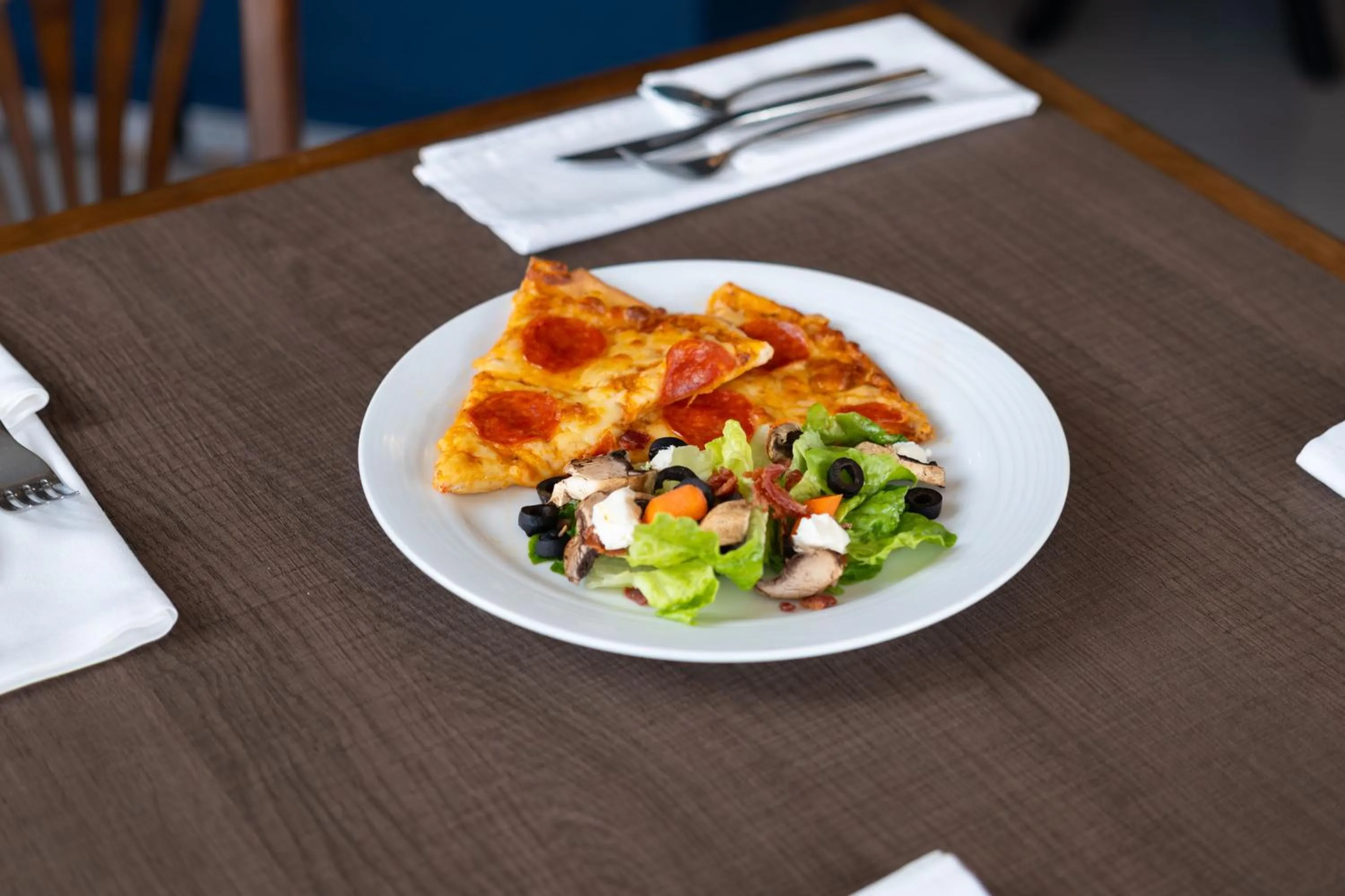 Restaurant/places to eat in Metria Hotel