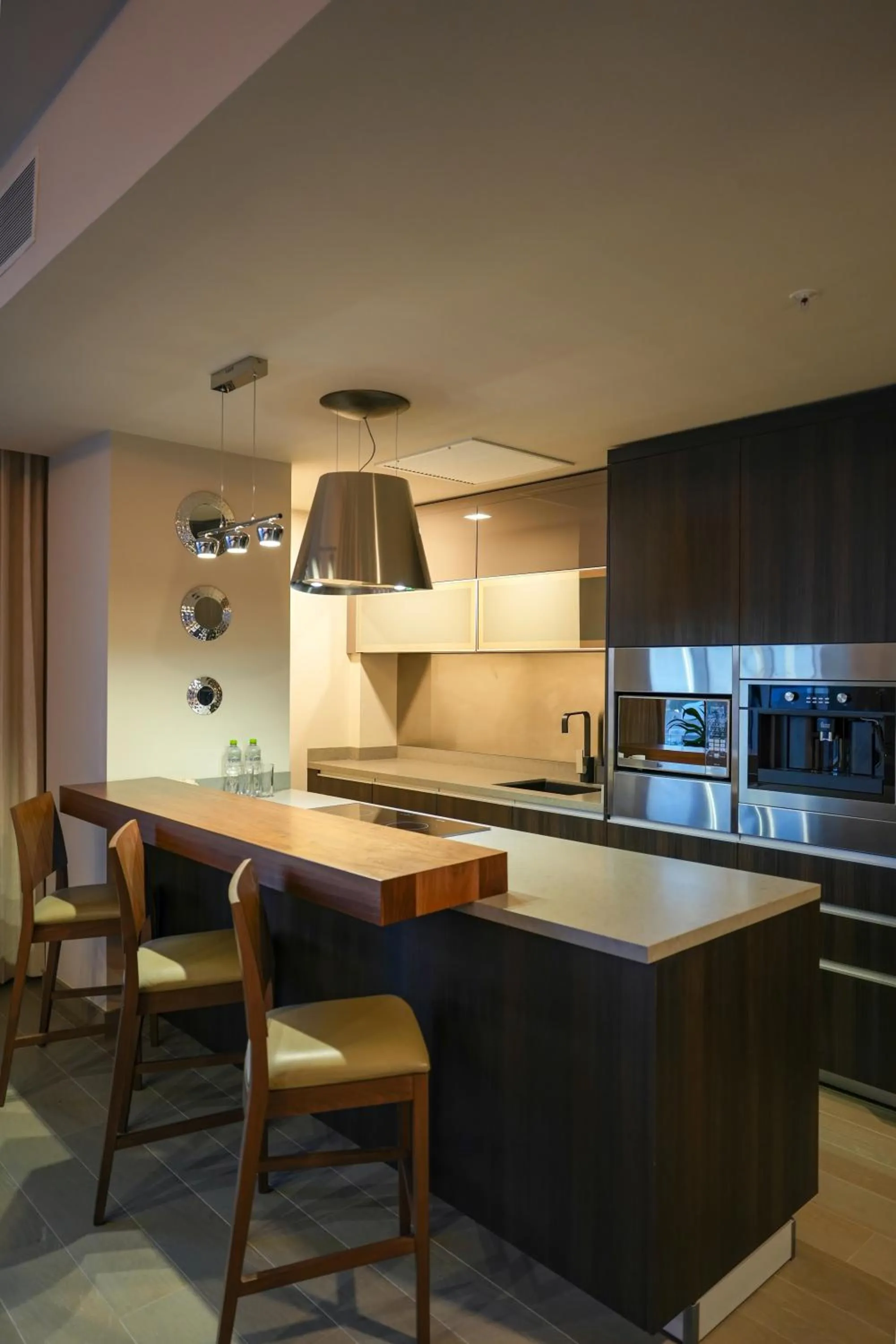 Kitchen or kitchenette in Metria Hotel