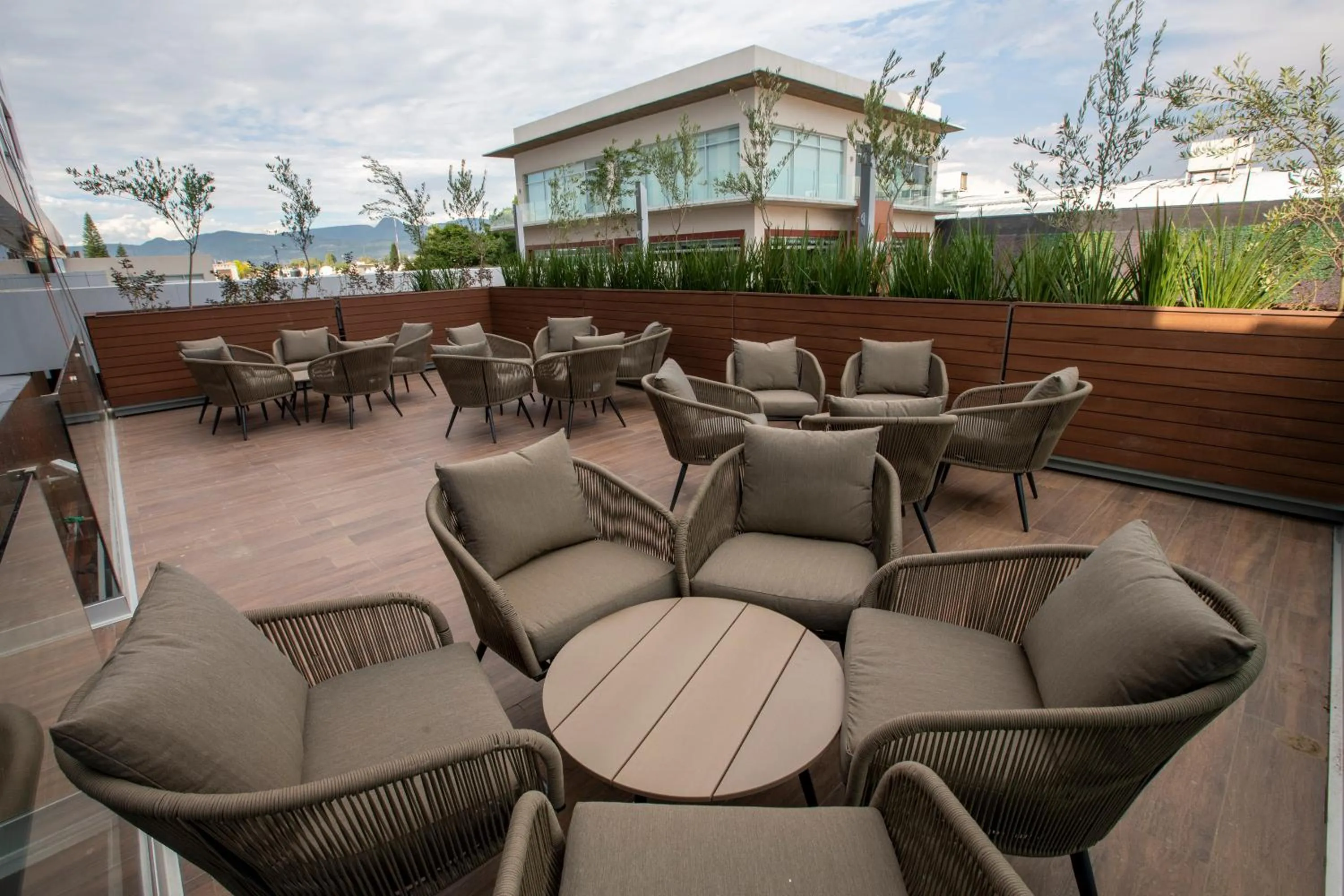 Restaurant/places to eat in Metria Hotel