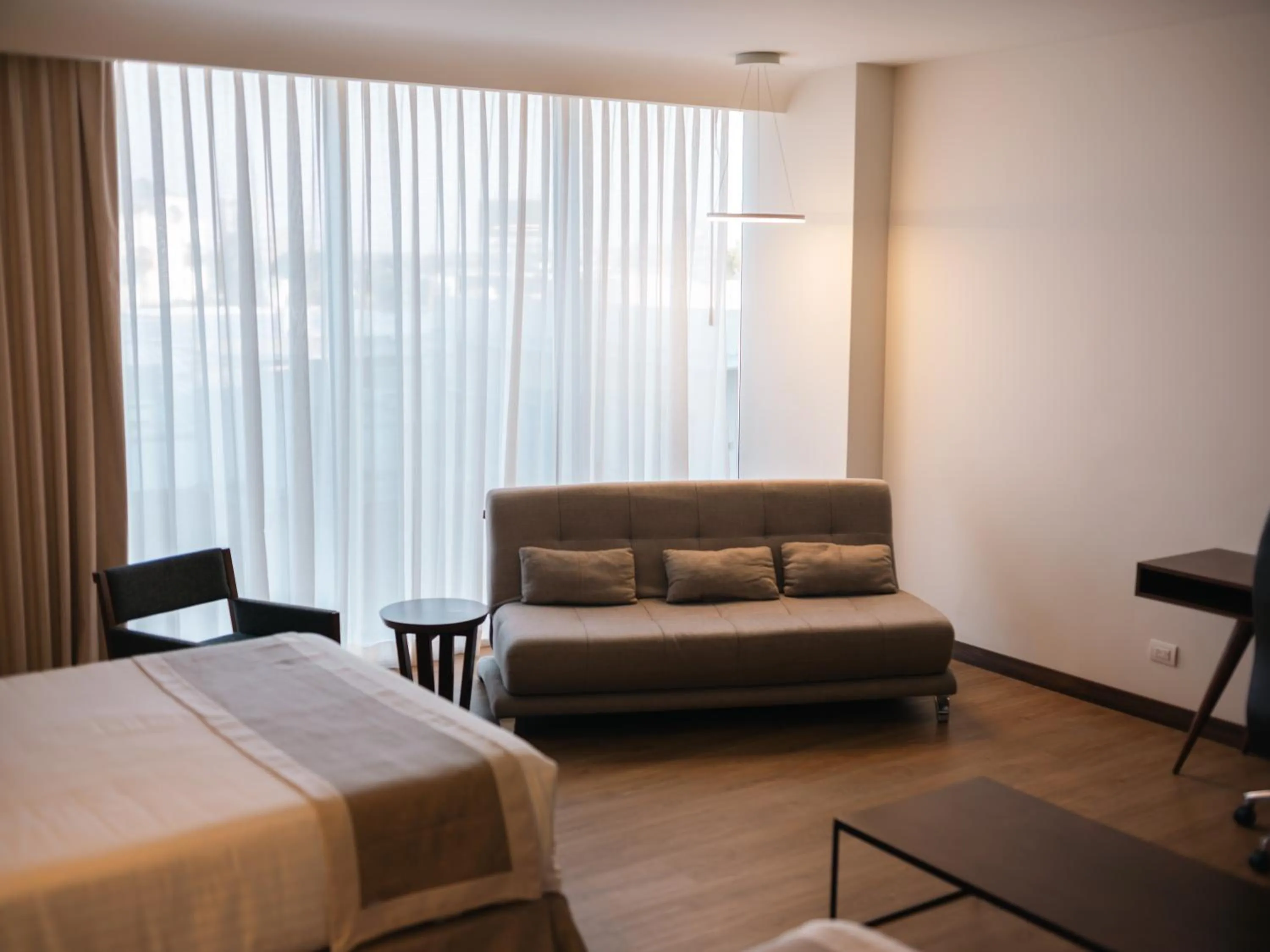 Photo of the whole room, Bed in Metria Hotel