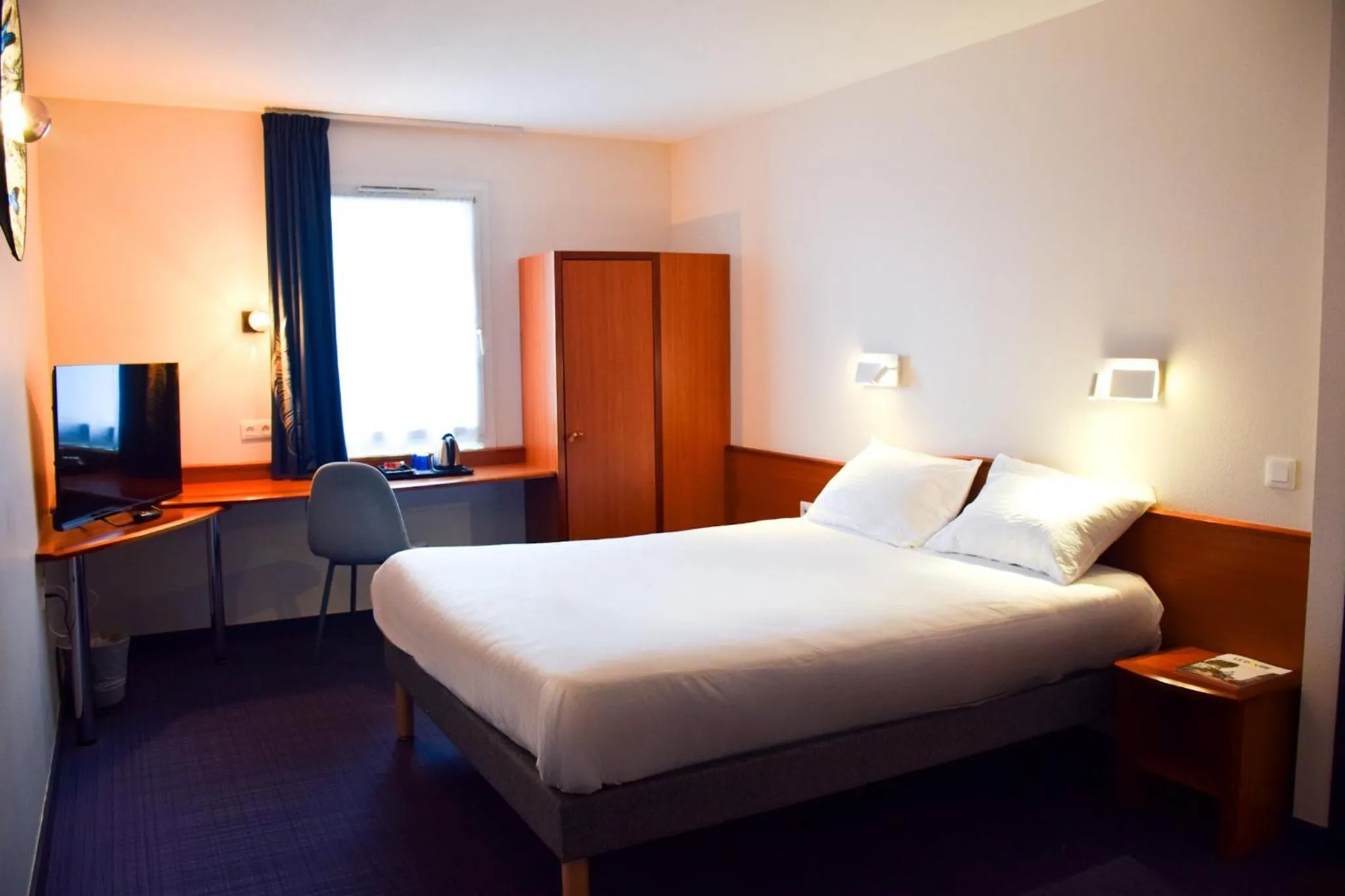 Bedroom, Bed in B&B HOTEL Rodez Bourran