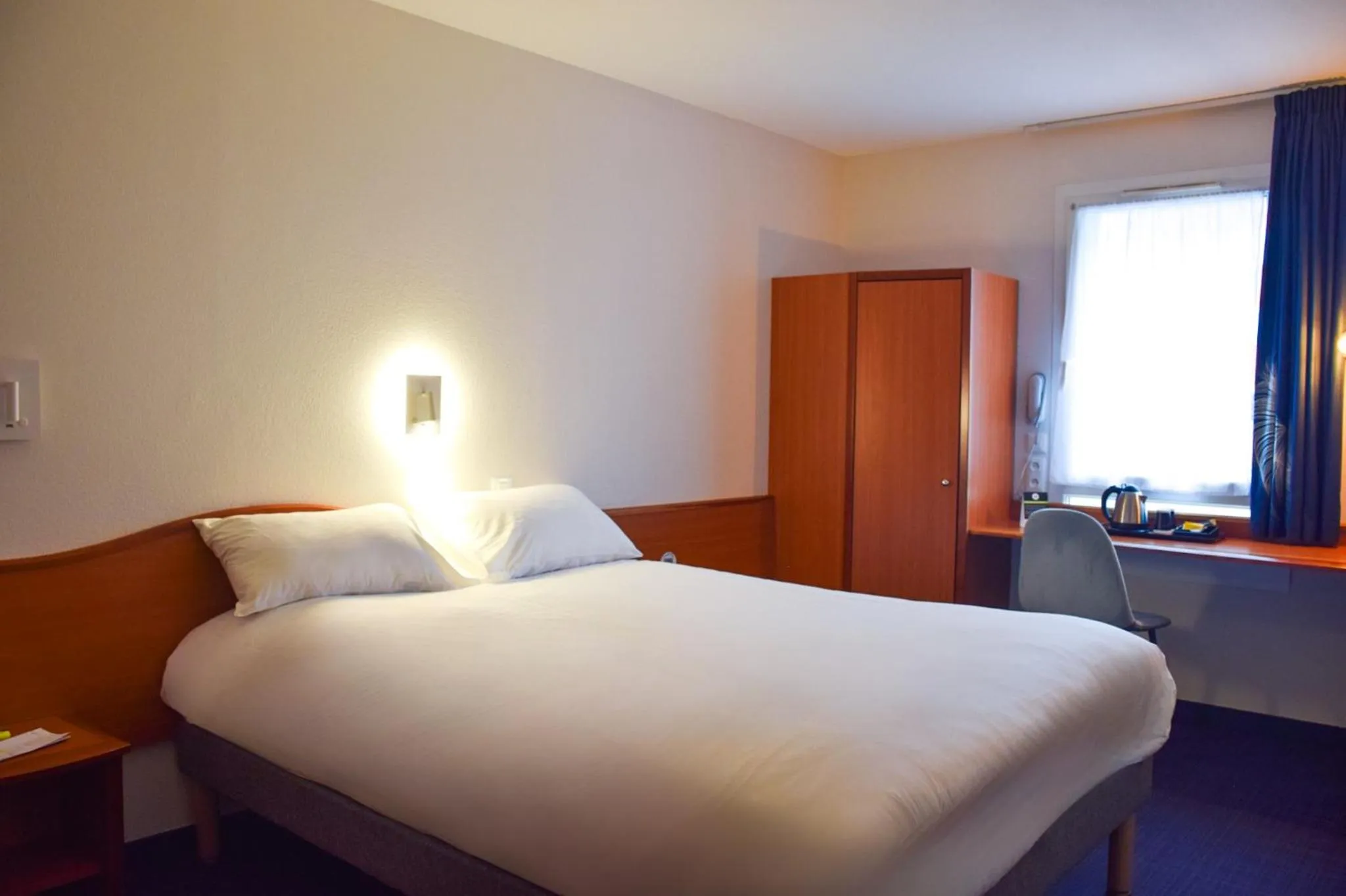 Bedroom, Bed in B&B HOTEL Rodez Bourran