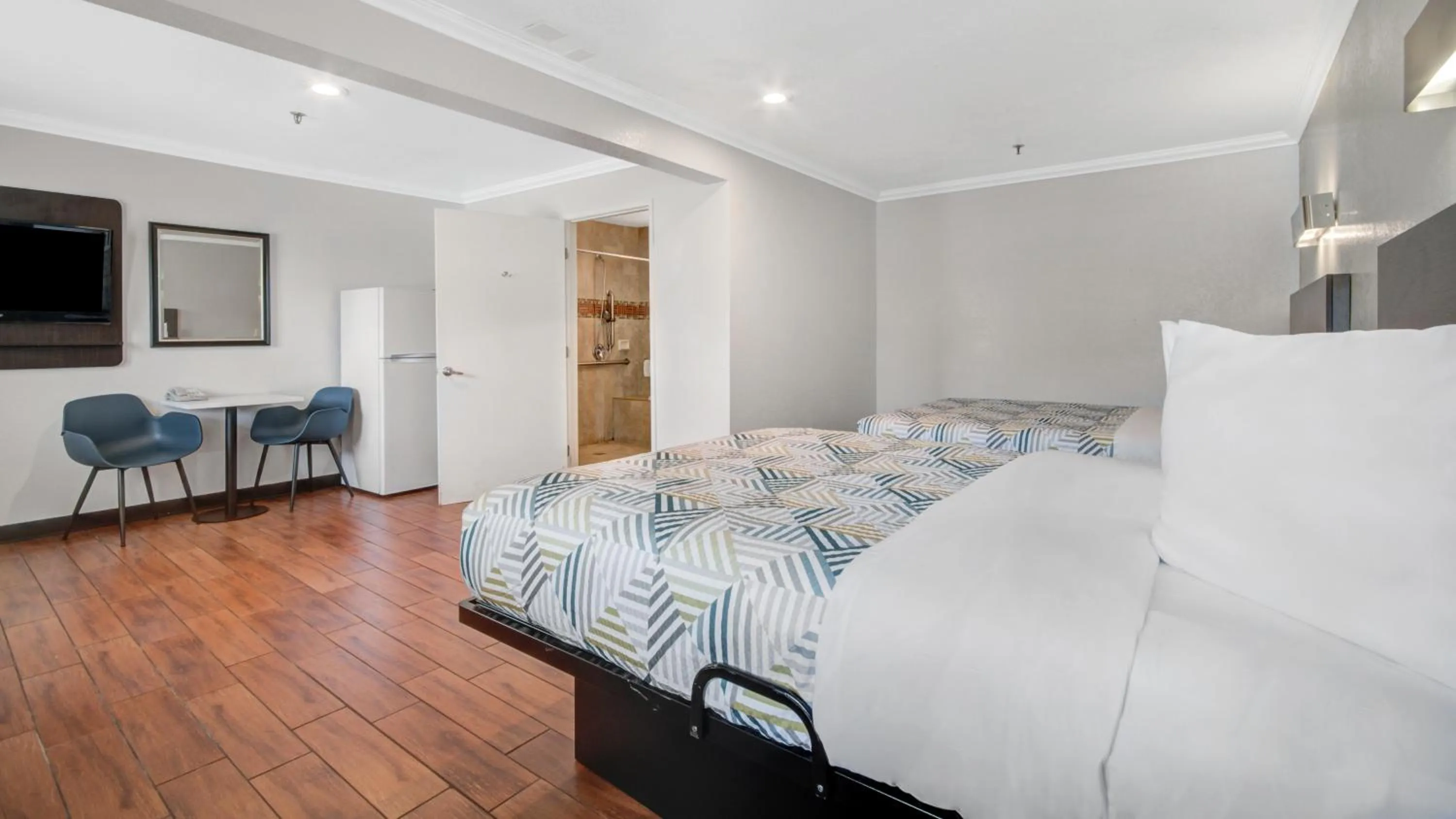 Bed in Studio 6 Ontario CA Convention Center Airport