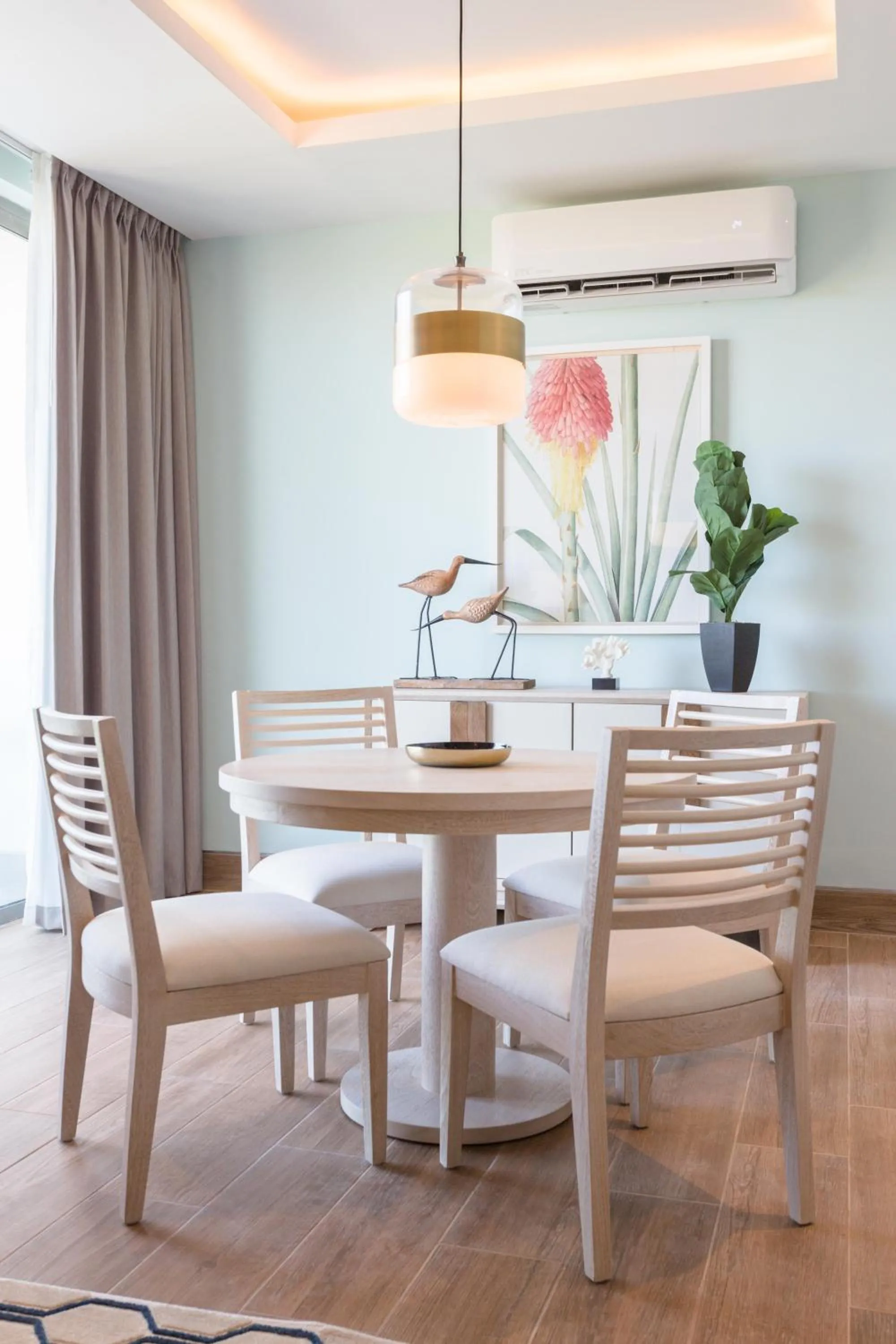 ll Lago at Juanillo Beach