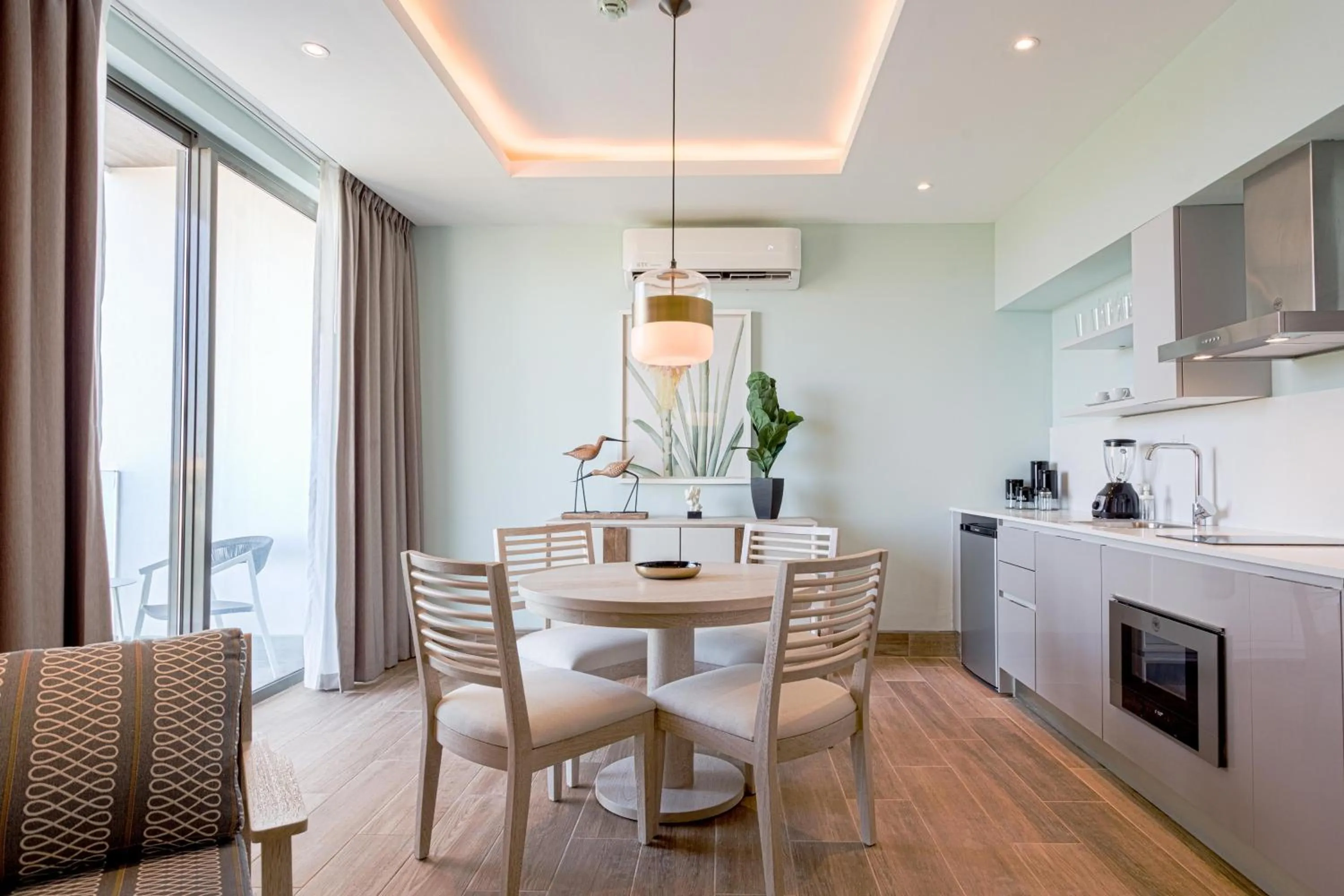 ll Lago at Juanillo Beach