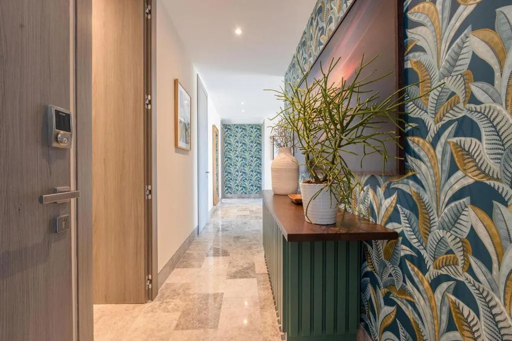 ll Lago at Juanillo Beach