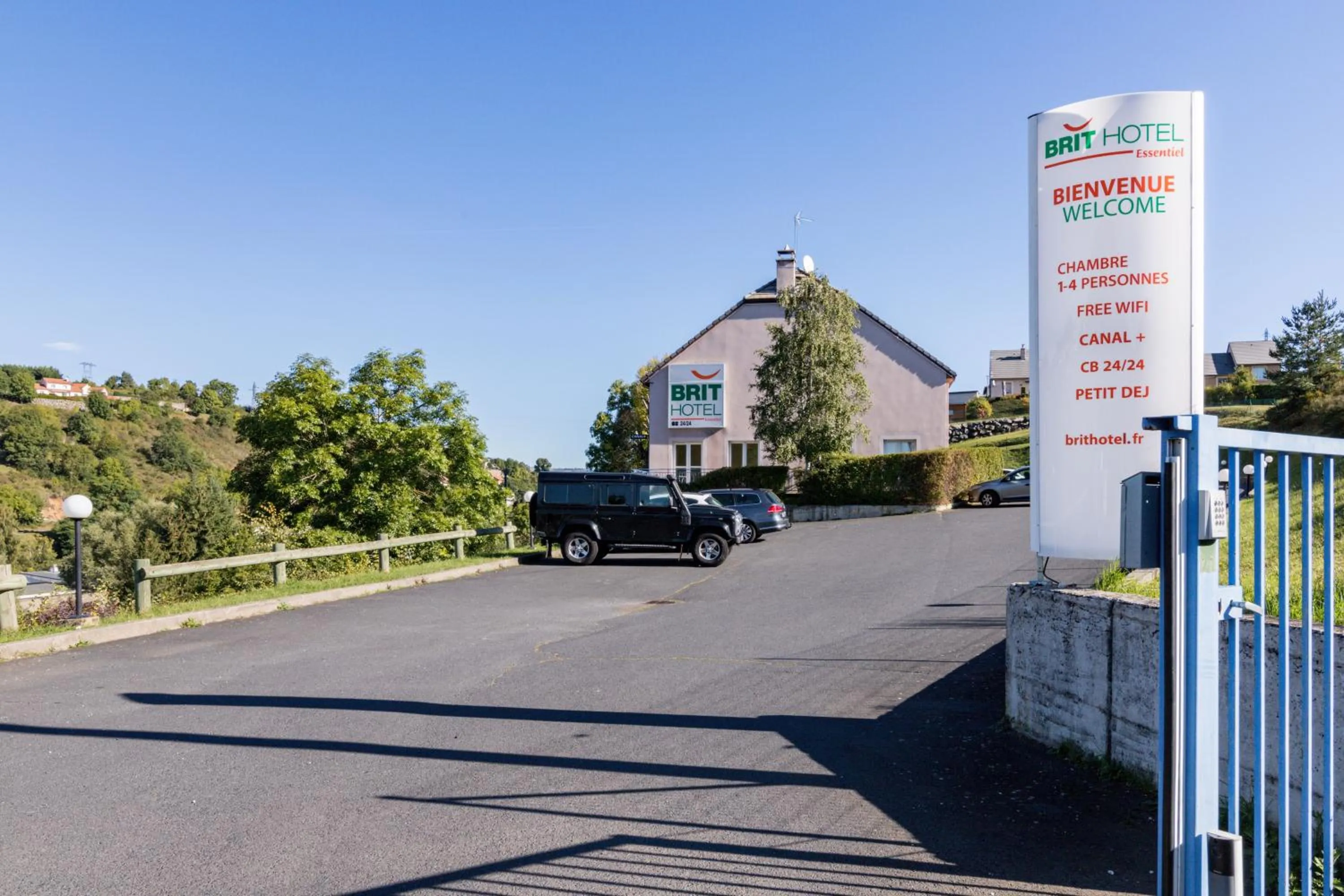 Property building in Brit Hotel Essentiel Saint-Flour