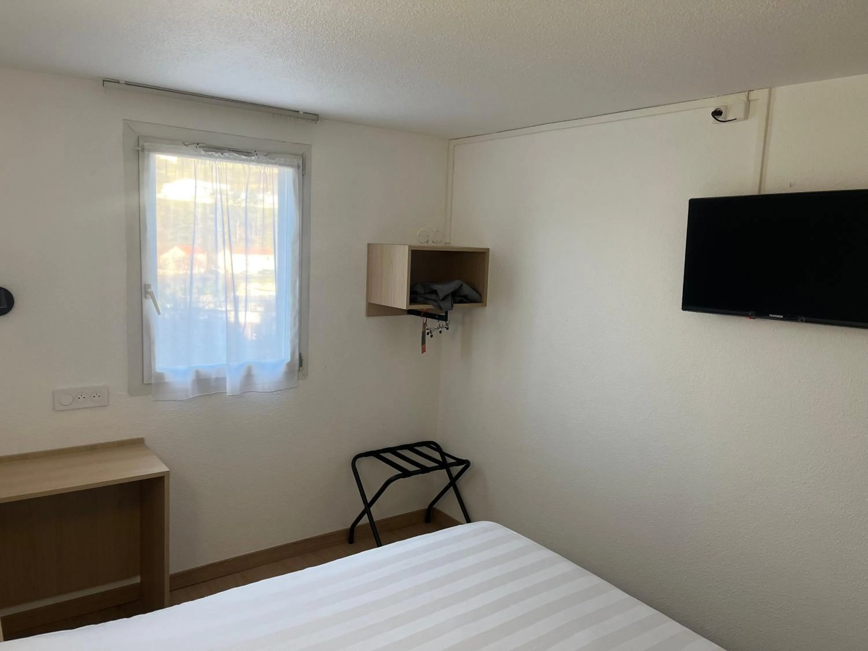 Bedroom, Bed in Brit Hotel Essentiel Saint-Flour