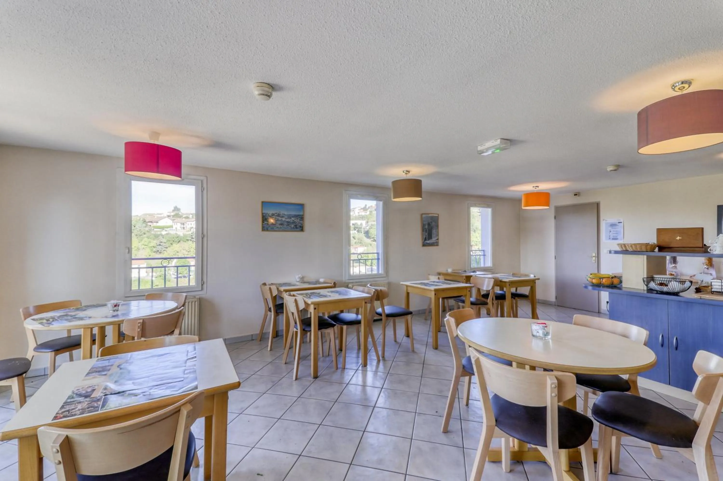 Buffet breakfast in Brit Hotel Essentiel Saint-Flour