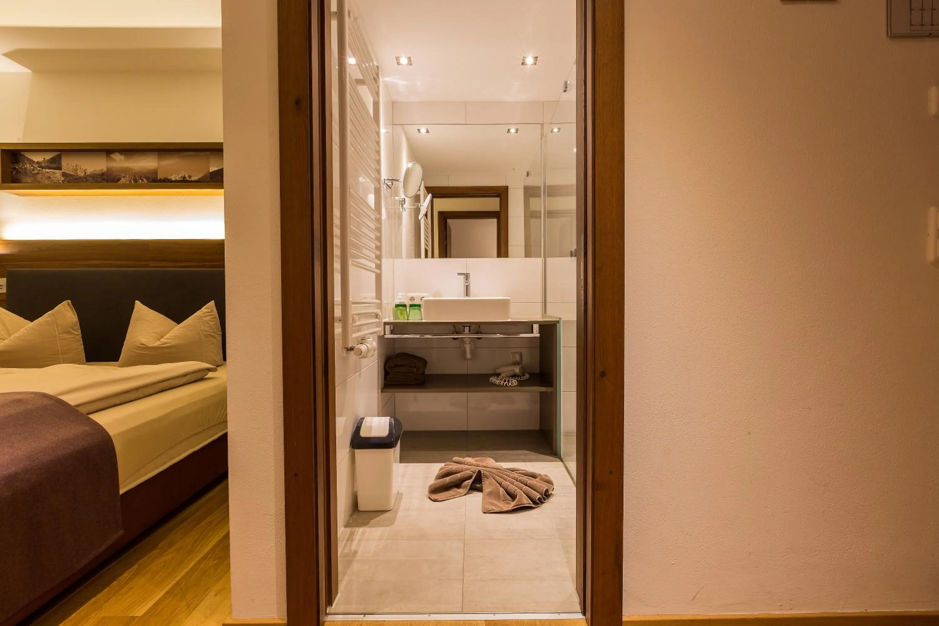 Bathroom, Bed in Der Waldhof