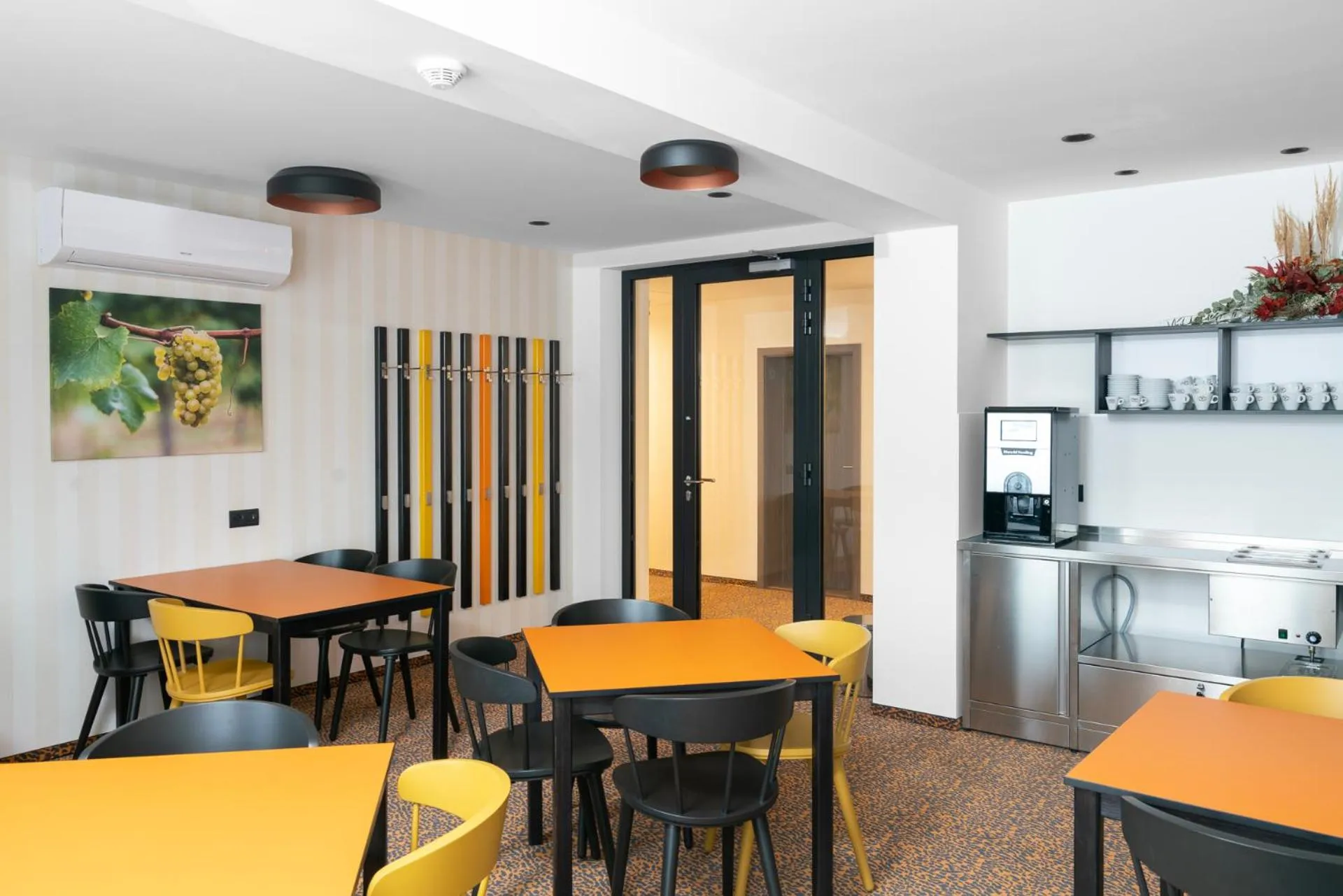 Communal lounge/ TV room in Hotel Diana