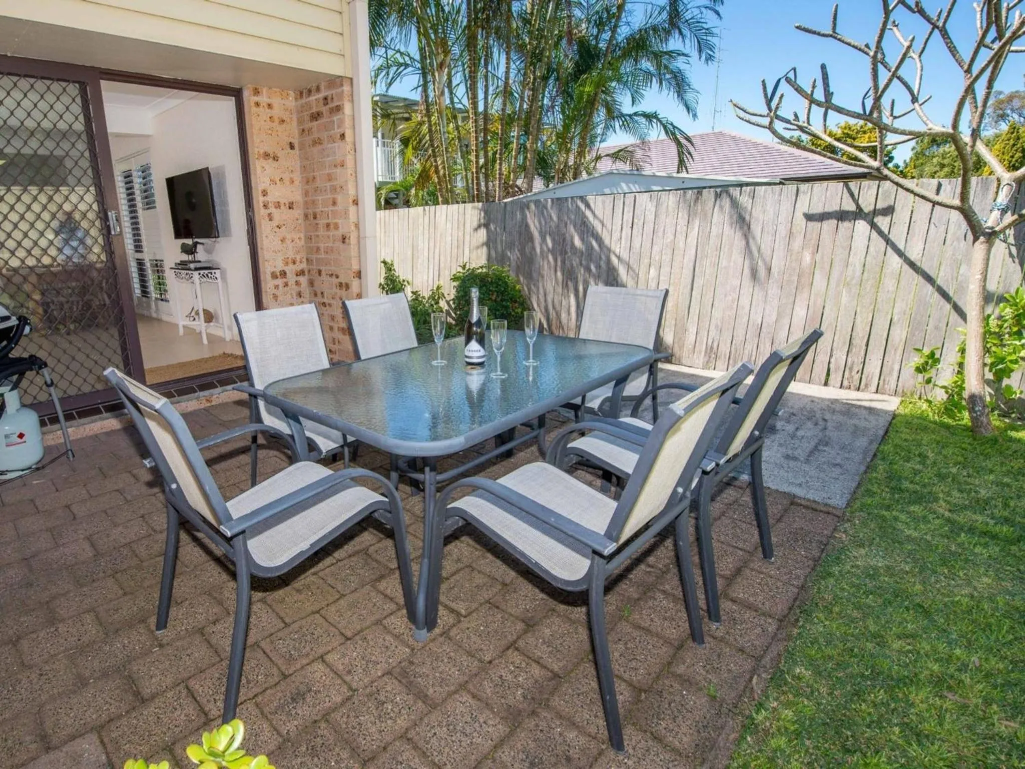 1 19 Norburn Avenue - Pet friendly property only 290 metres from Little beach waterfront.