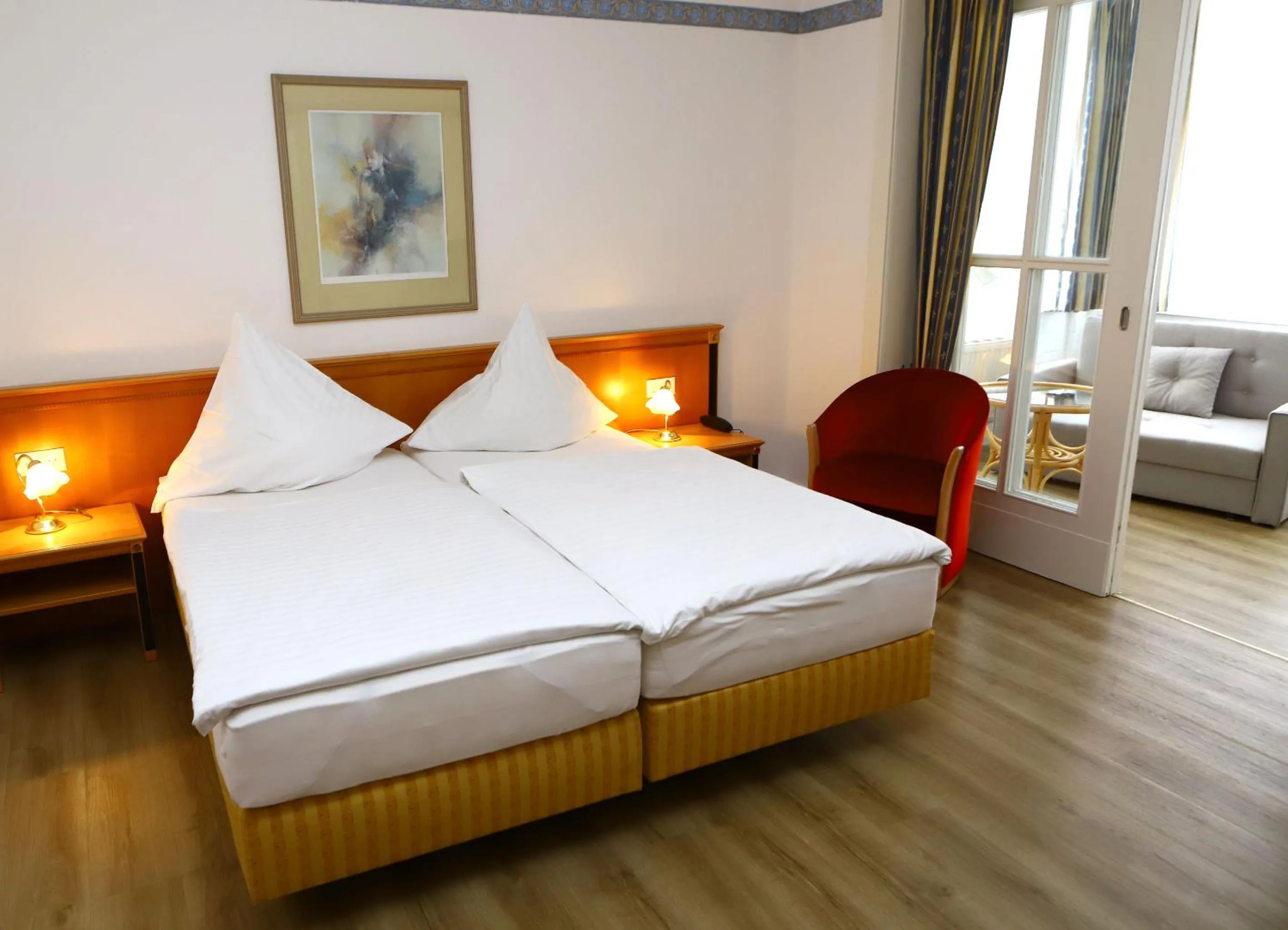 Photo of the whole room, Bed in City Hotel