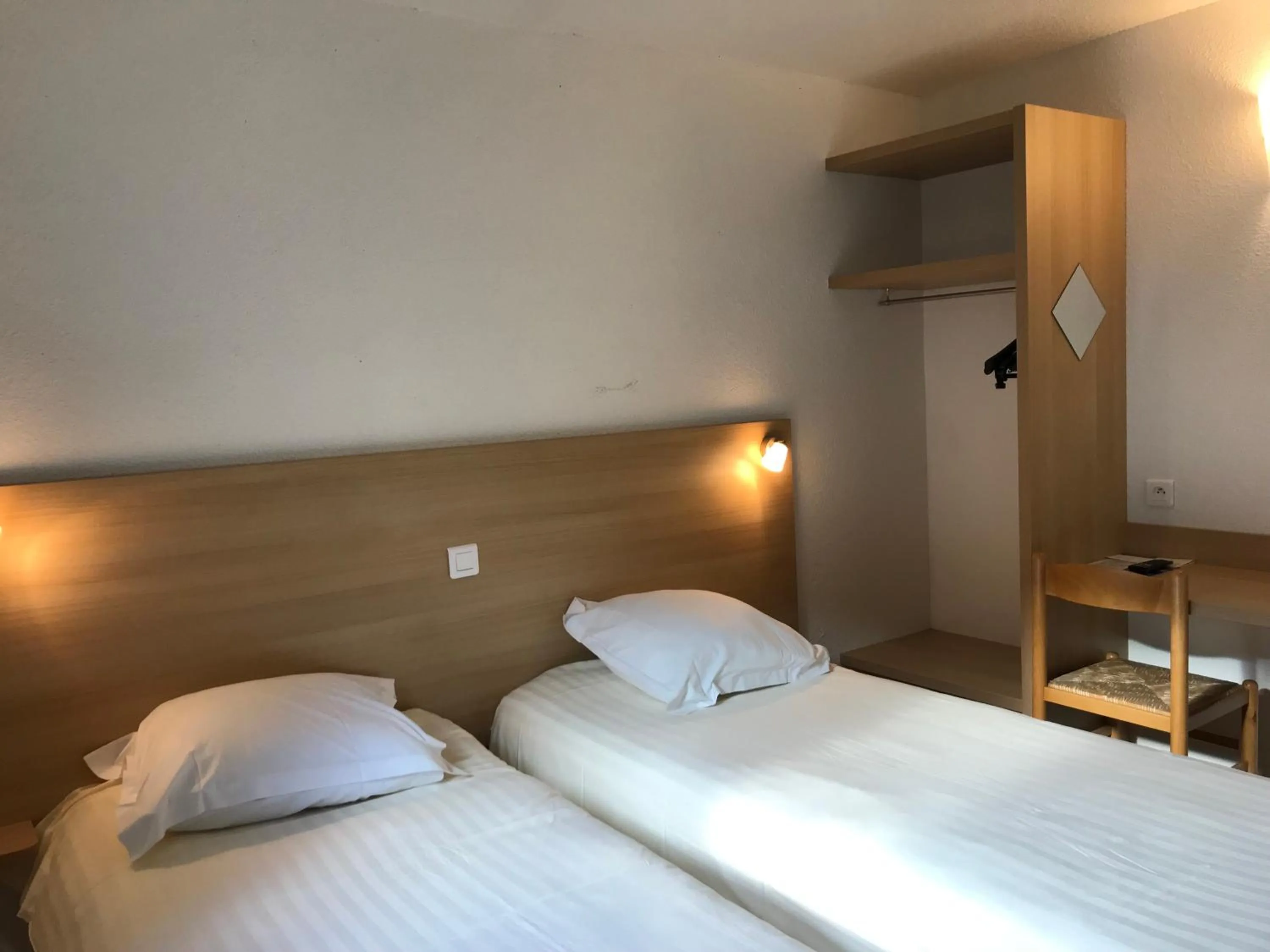 Photo of the whole room, Bed in Brit Hotel Essentiel Deltour Mende