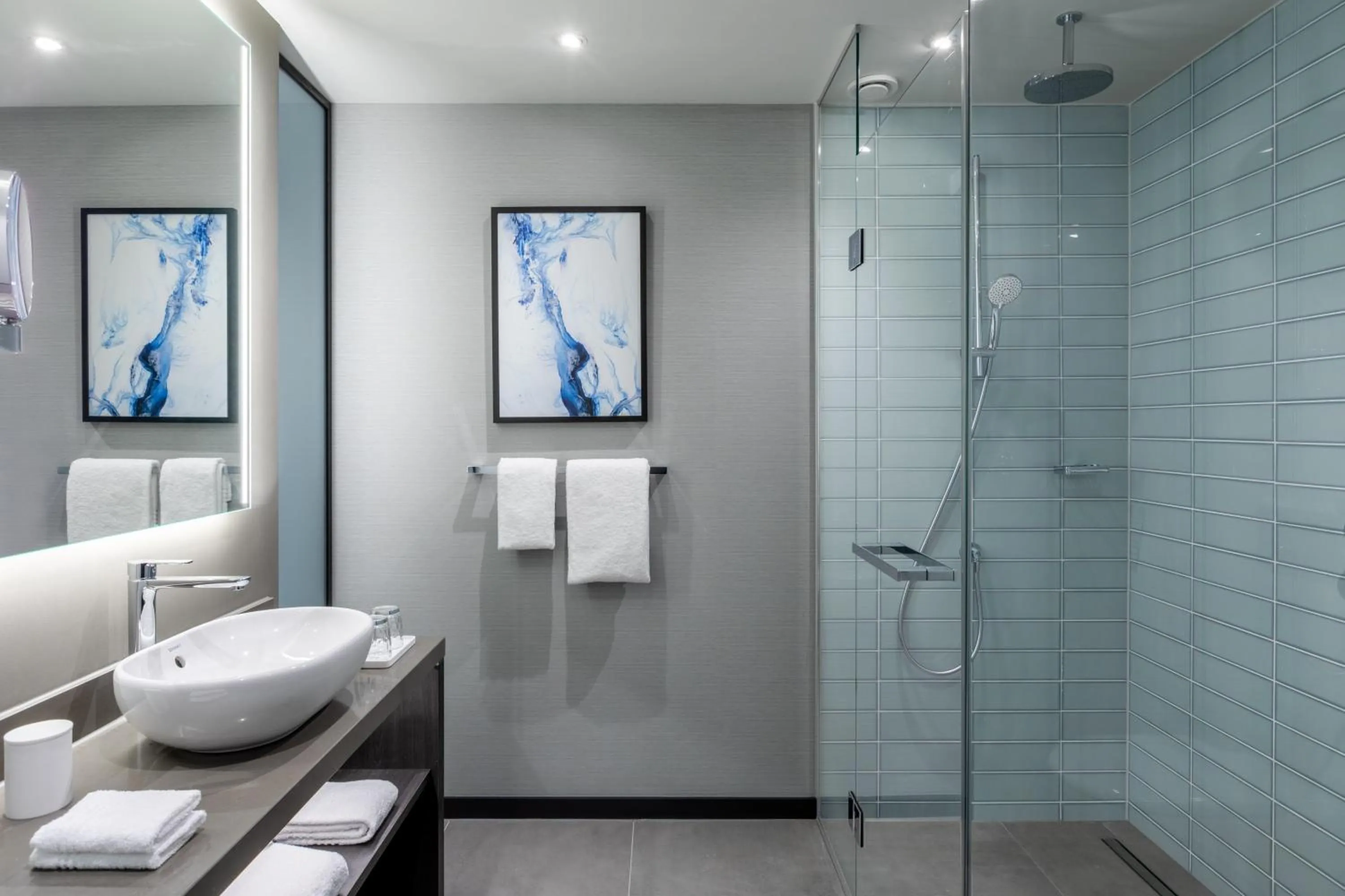 Bathroom in The Den, 's-Hertogenbosch, a Tribute Portfolio Hotel