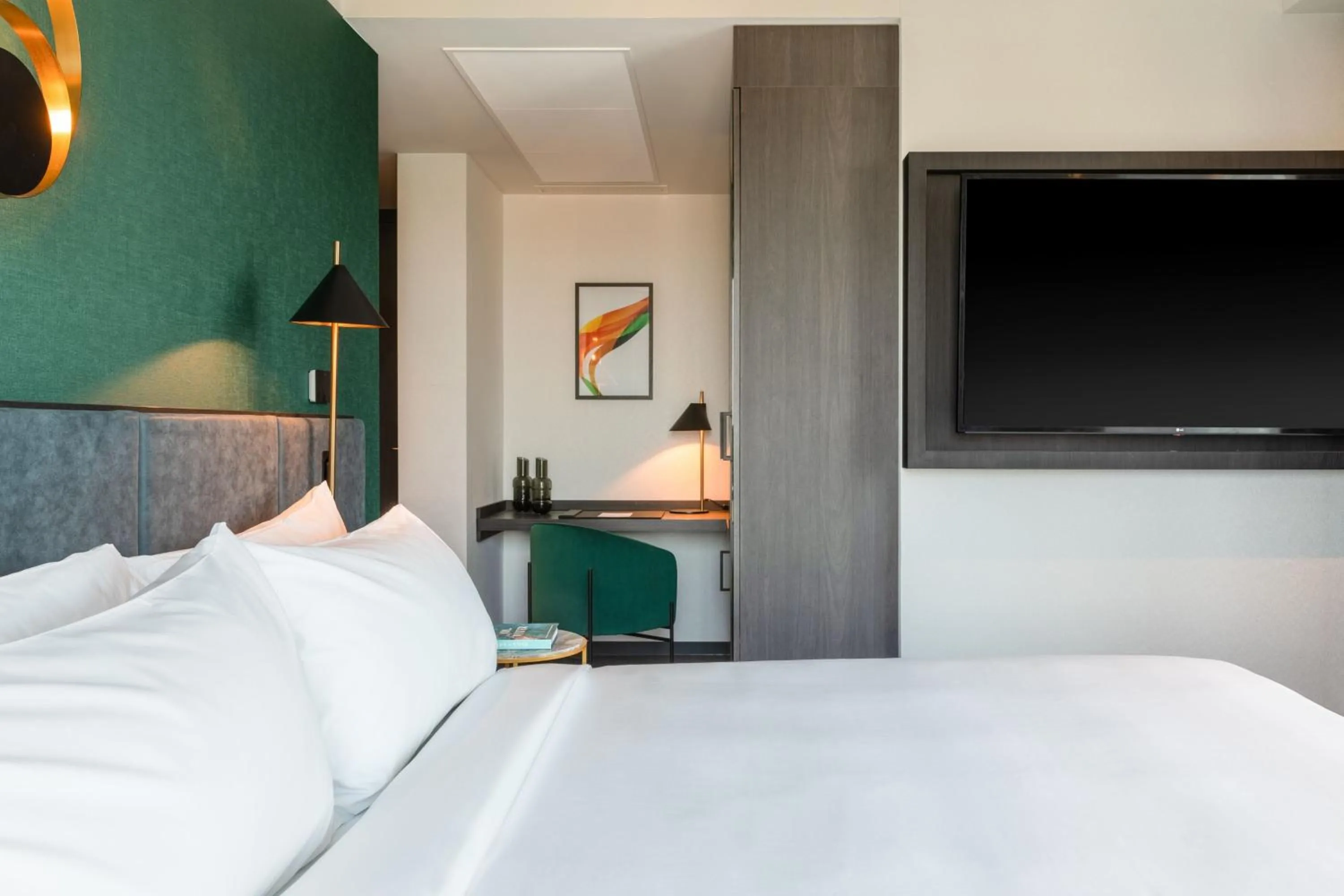 Photo of the whole room, Bed in The Den, 's-Hertogenbosch, a Tribute Portfolio Hotel