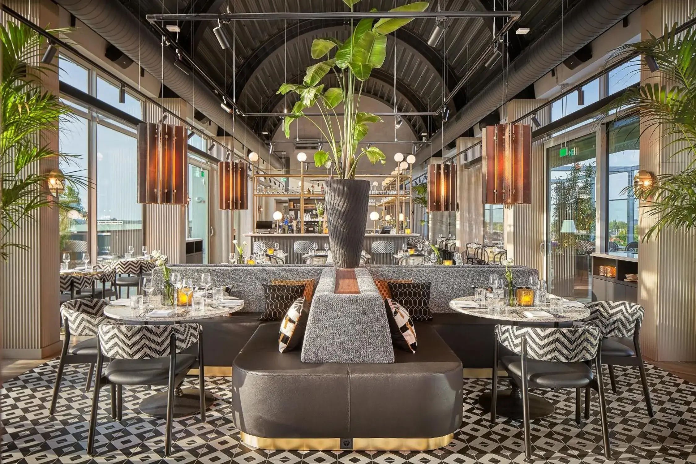 Restaurant/places to eat in The Den, 's-Hertogenbosch, a Tribute Portfolio Hotel Restaurant/places to eat in The Den, 's-Hertogenbosch, a Tribute Portfolio Hotel