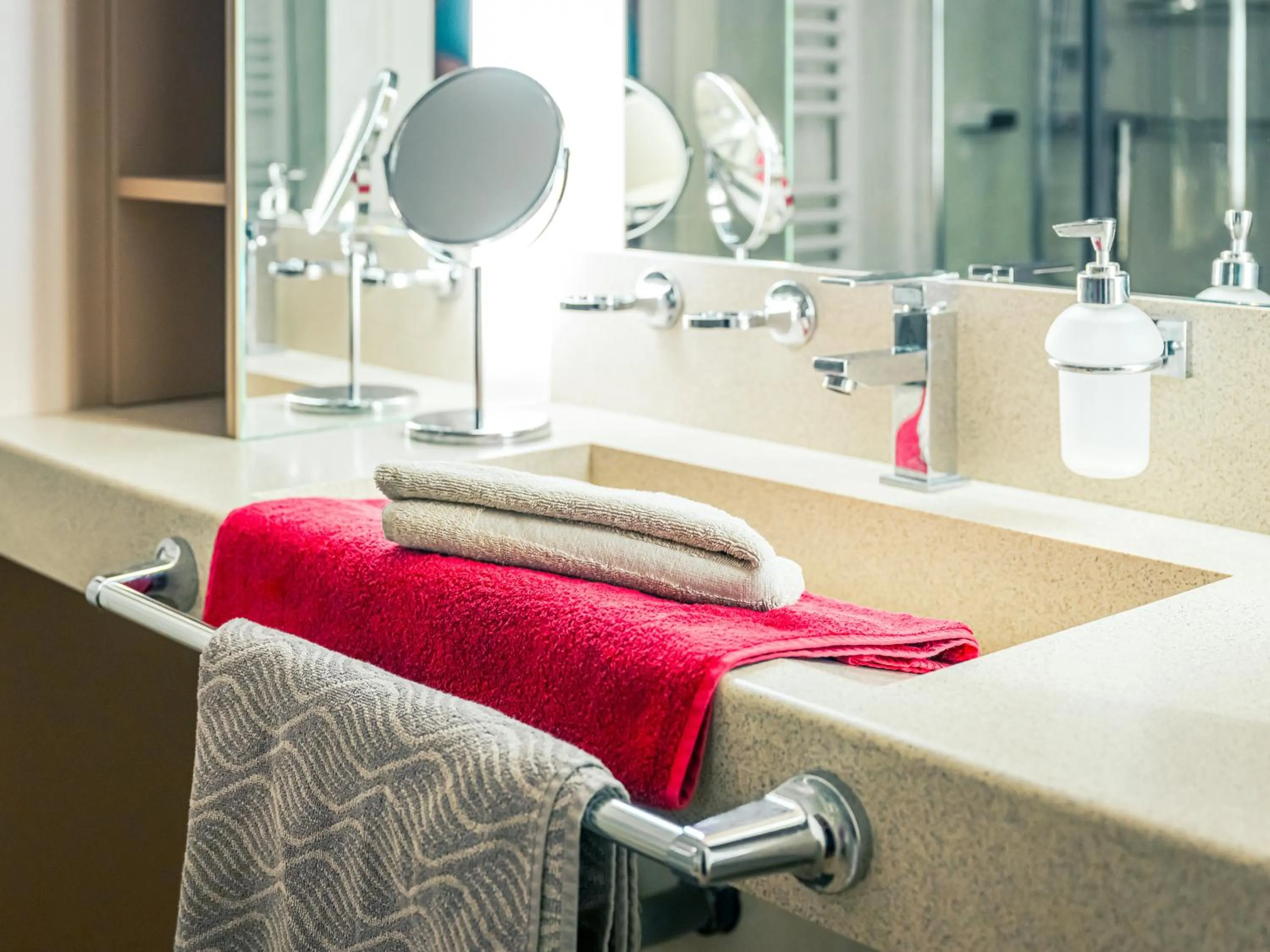 Bathroom in Zirben Diamant Rooms & Dogs