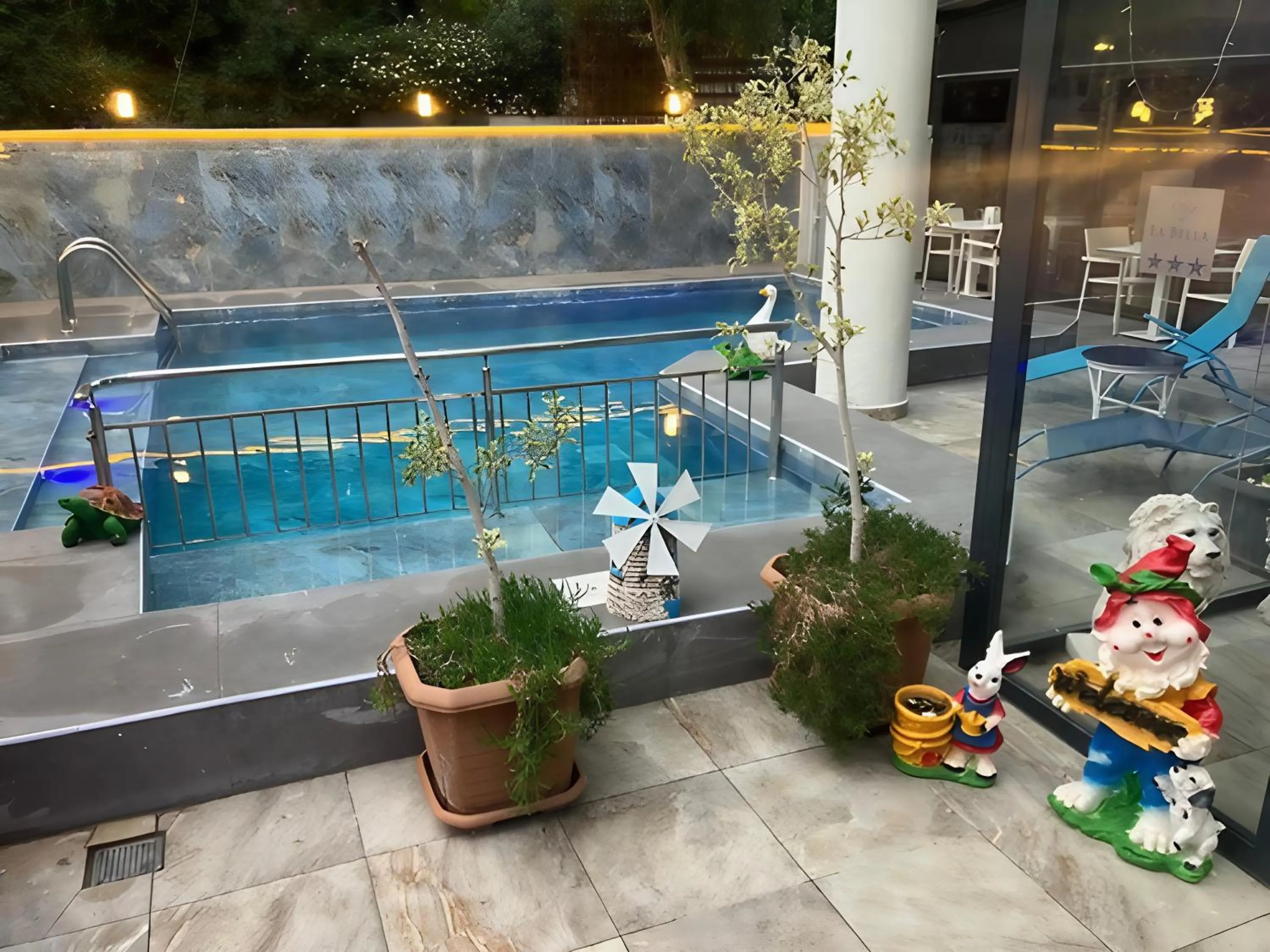 Swimming pool in La Bella Suit Otel
