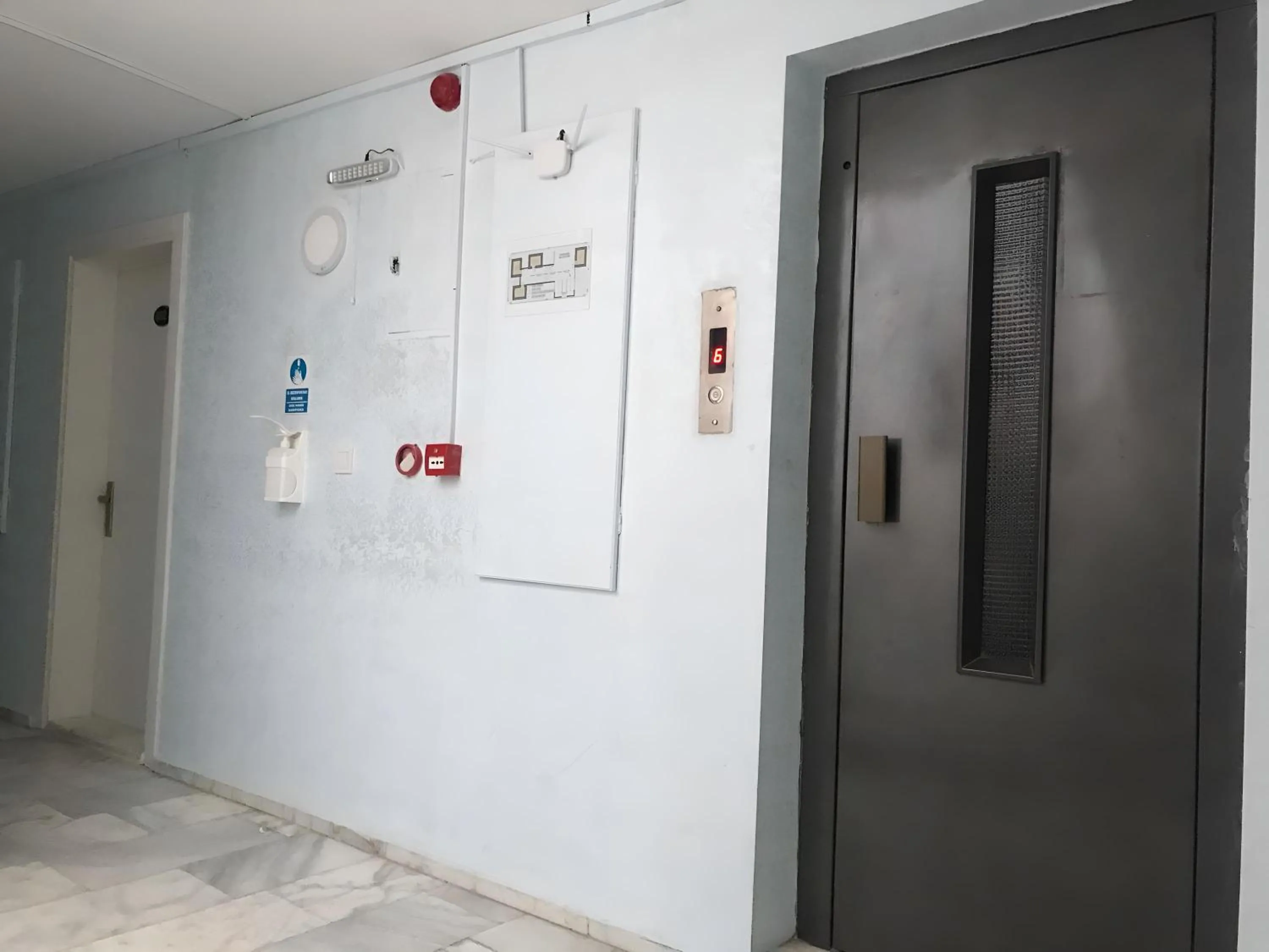 elevator in La Bella Suit Otel