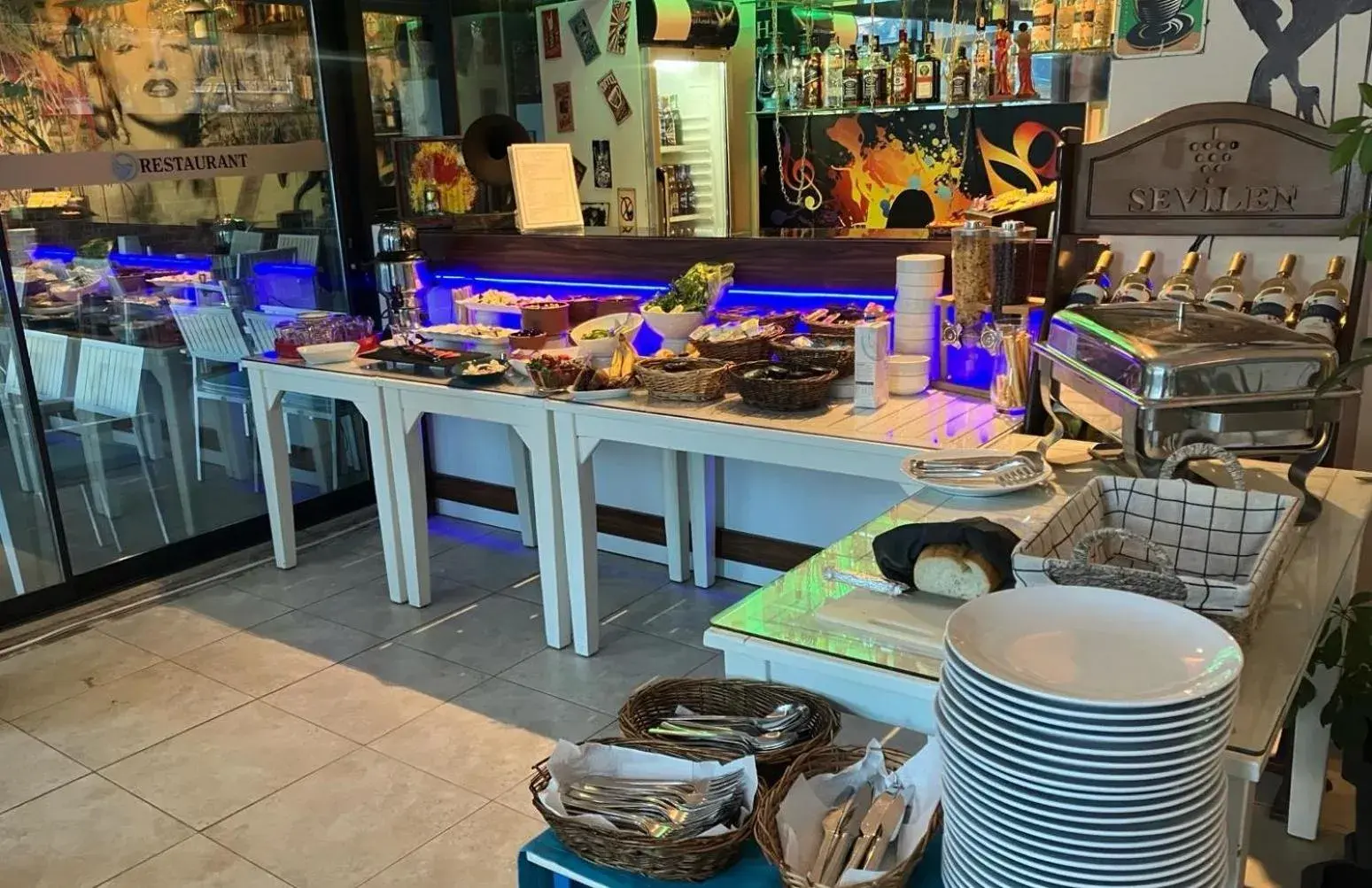 Restaurant/places to eat in La Bella Suit Otel Restaurant/places to eat in La Bella Suit Otel