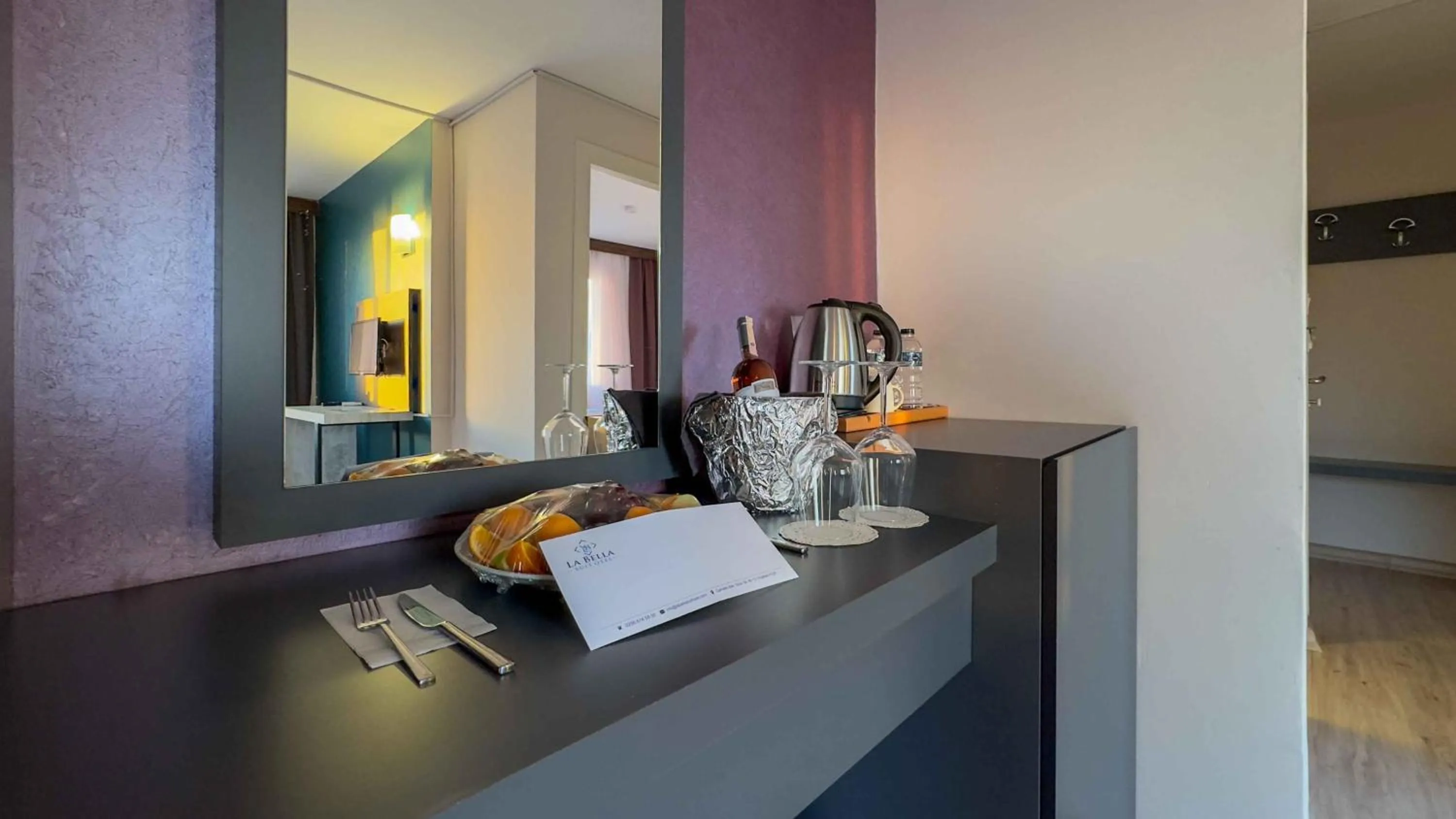 Coffee/tea facilities in La Bella Suit Otel