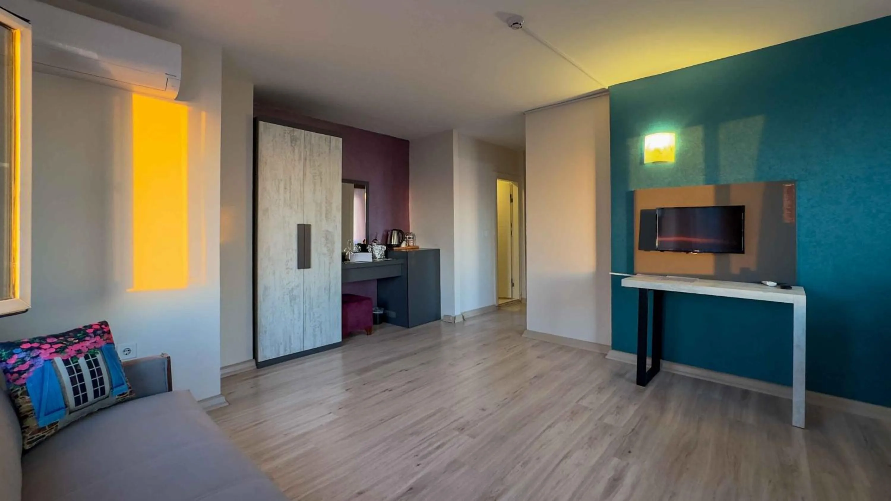 TV and multimedia in La Bella Suit Otel