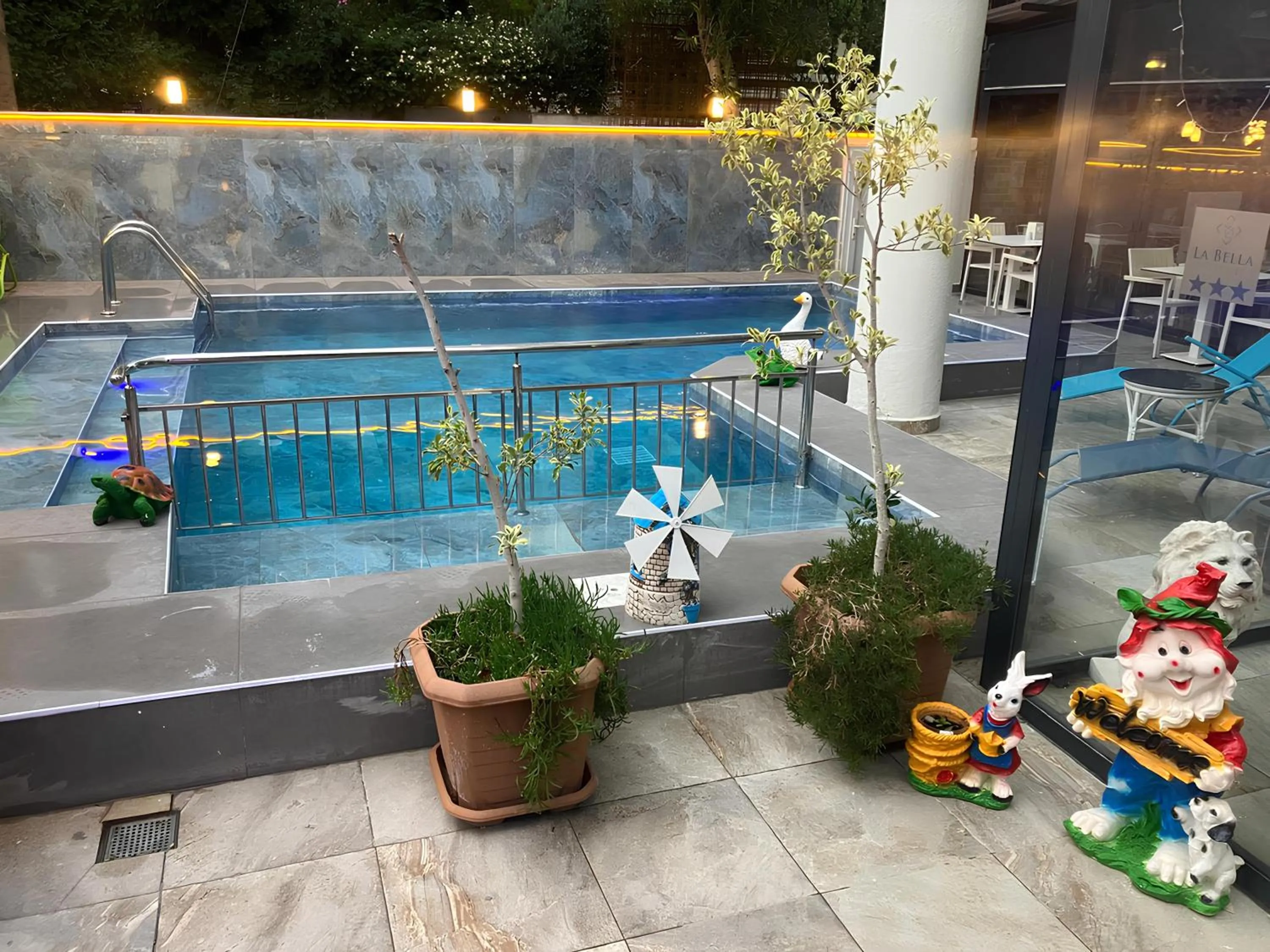 Swimming pool in La Bella Suit Otel