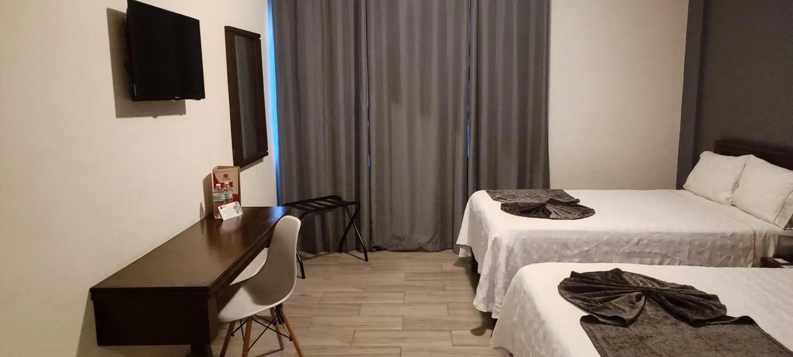 TV and multimedia, Bed in Hotel Las Pergolas TV and multimedia, Bed in Hotel Las Pergolas