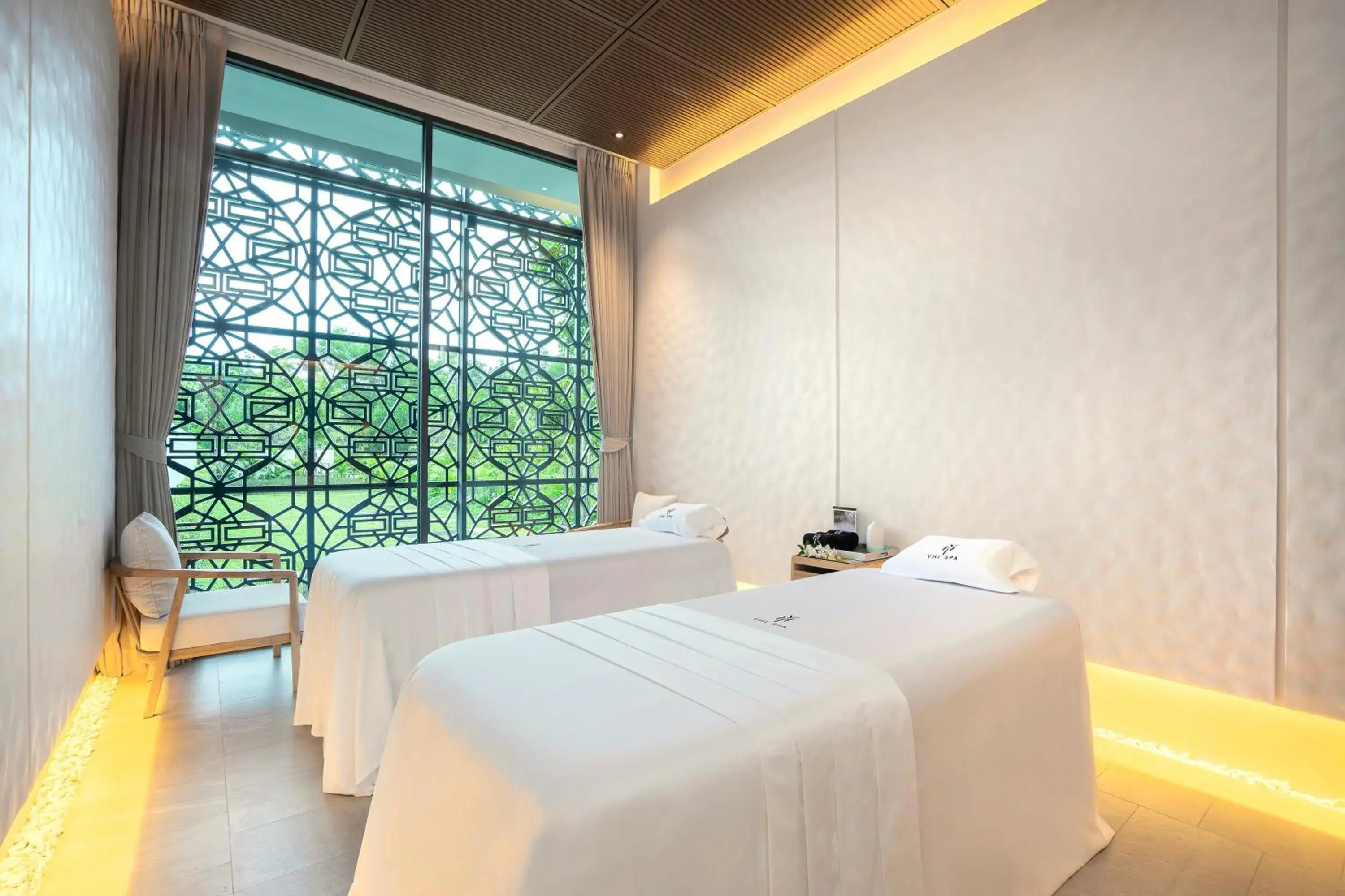 Massage, Bed in Meliá Phuket Mai Khao Massage, Bed in Meliá Phuket Mai Khao
