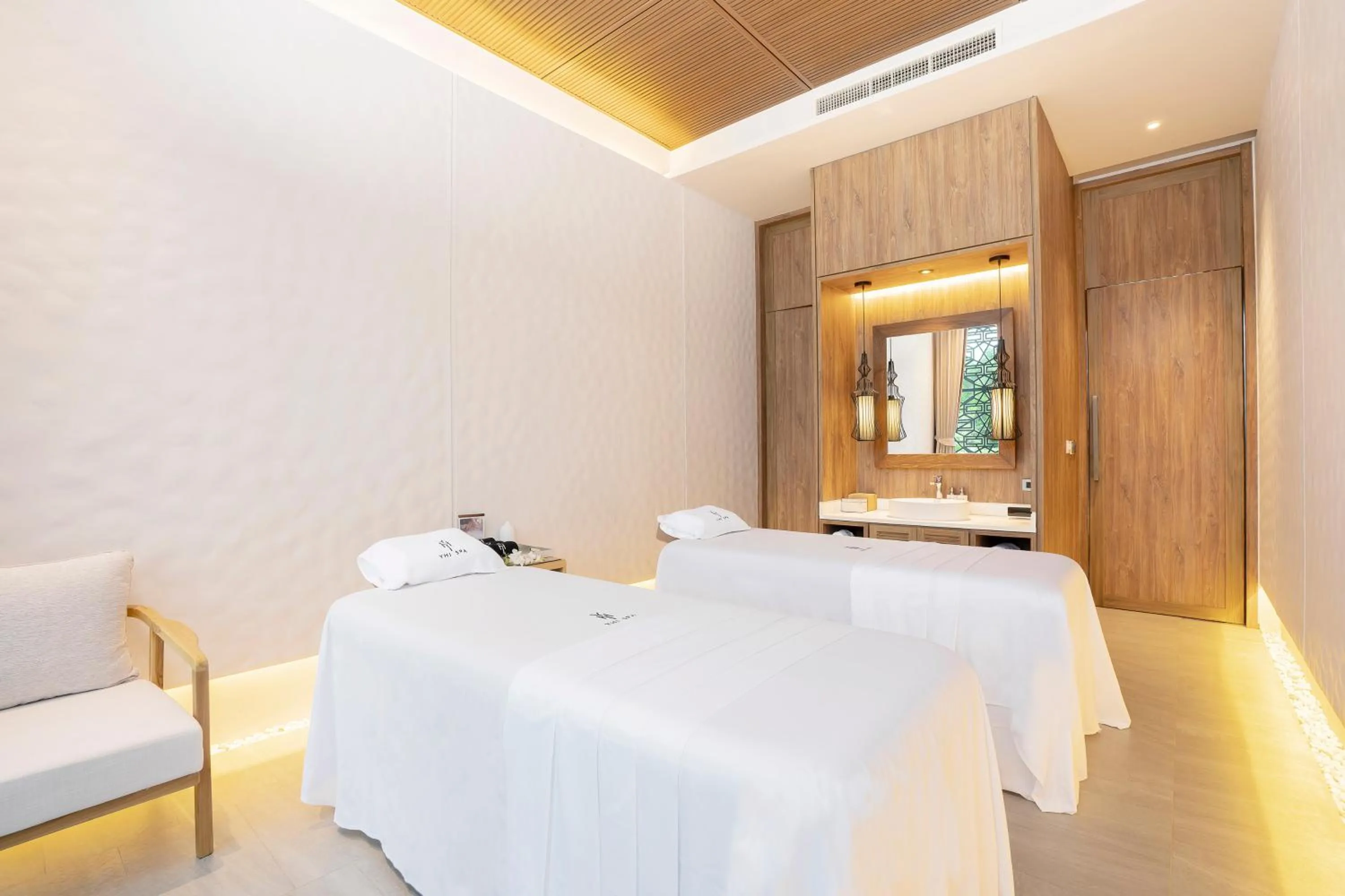Spa and wellness centre/facilities, Bed in Meliá Phuket Mai Khao