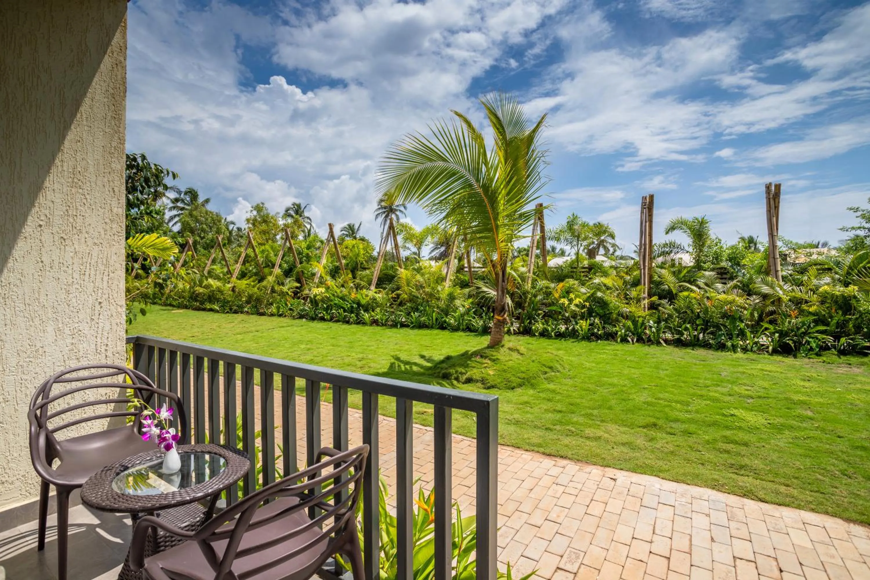 Garden view in Sibaya Beach Resort, Morjim