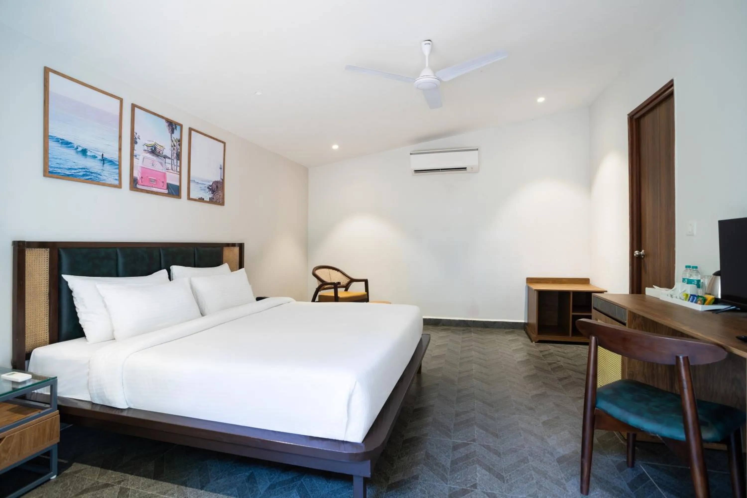 Bed in Sibaya Beach Resort, Morjim