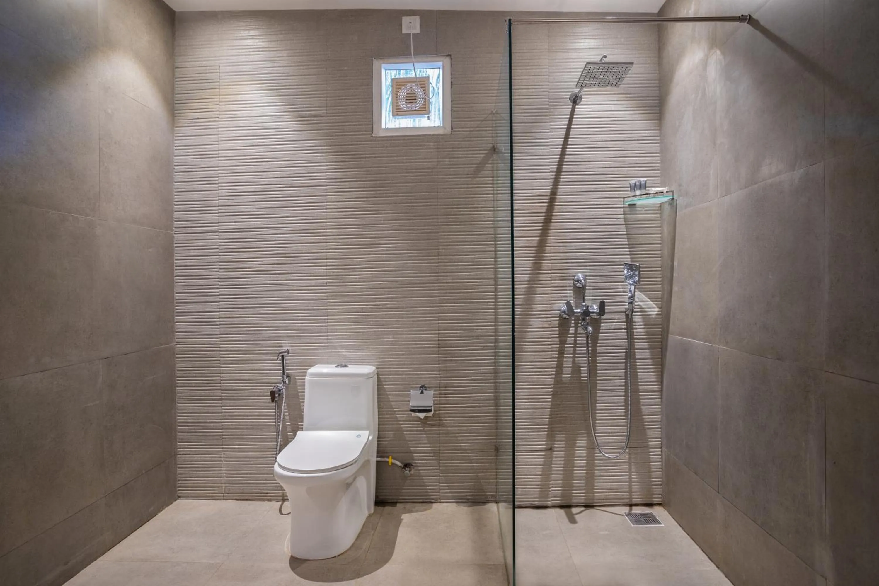 Bathroom in Sibaya Beach Resort, Morjim