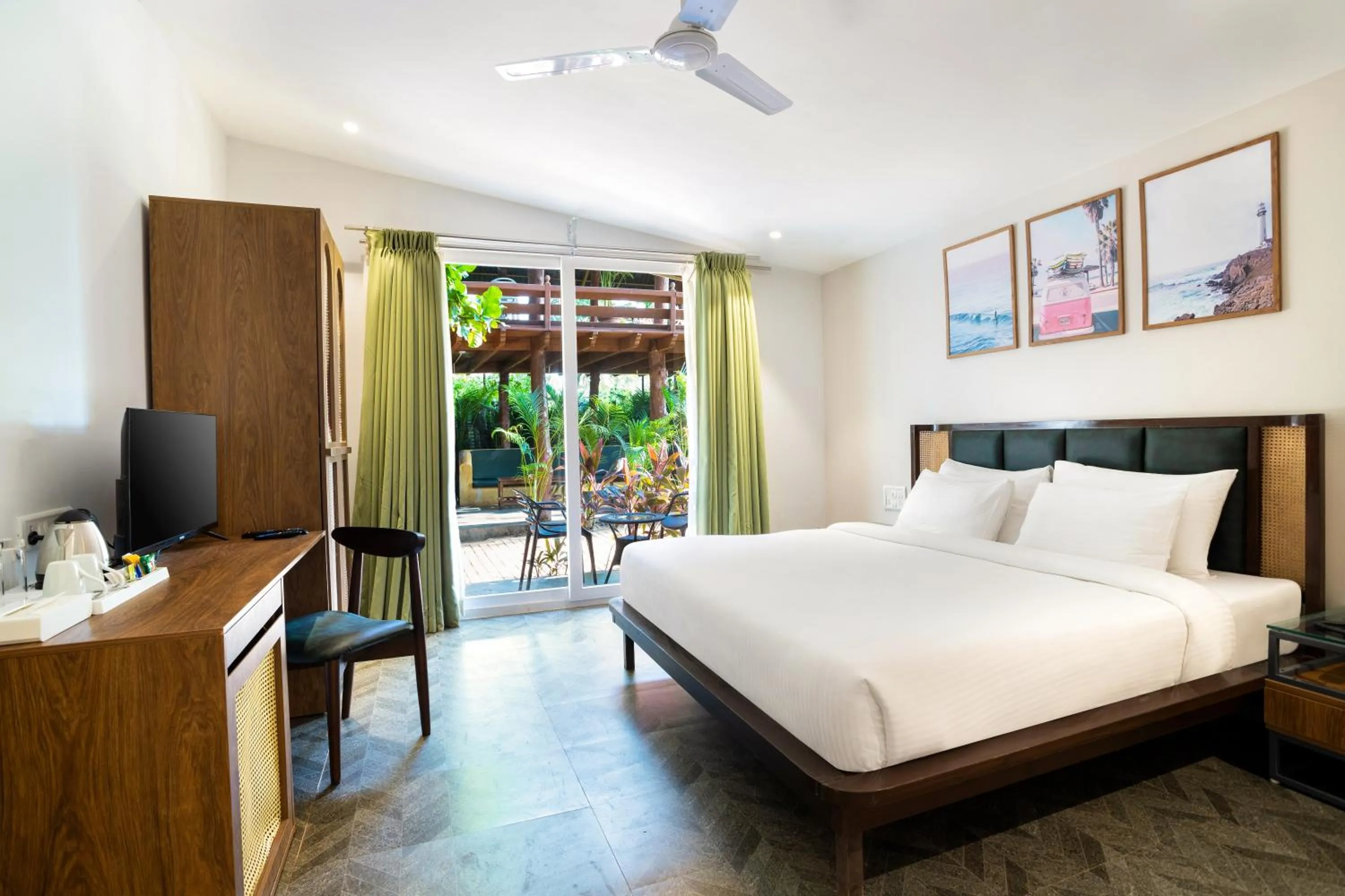 TV and multimedia, Bed in Sibaya Beach Resort, Morjim