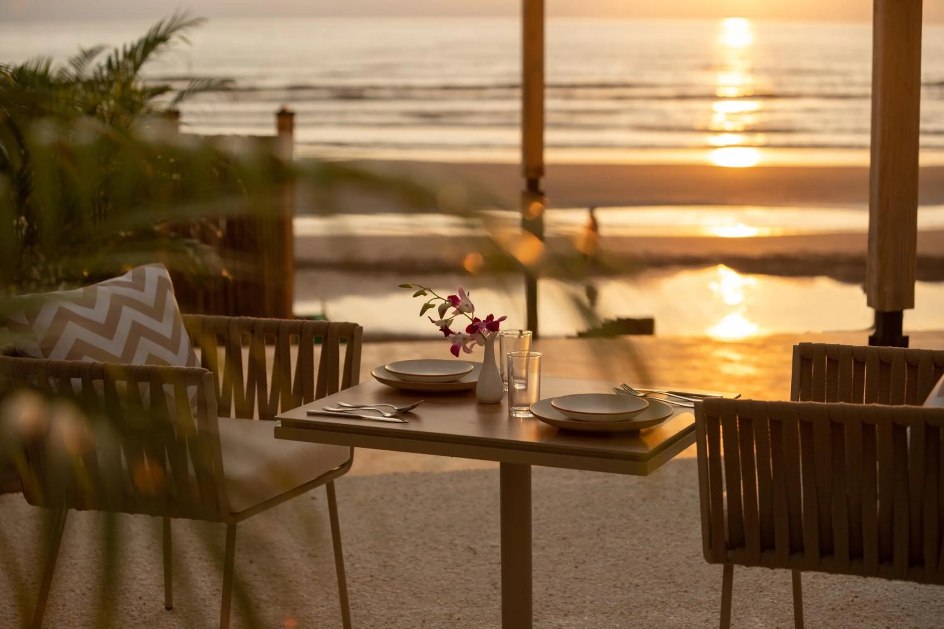 Restaurant/places to eat in Sibaya Beach Resort, Morjim