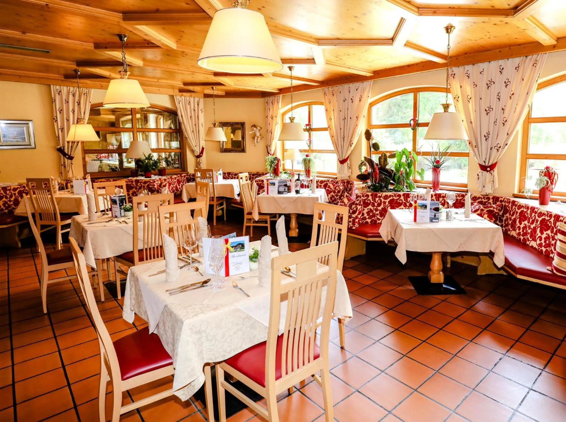 Restaurant/places to eat in Kolmhof