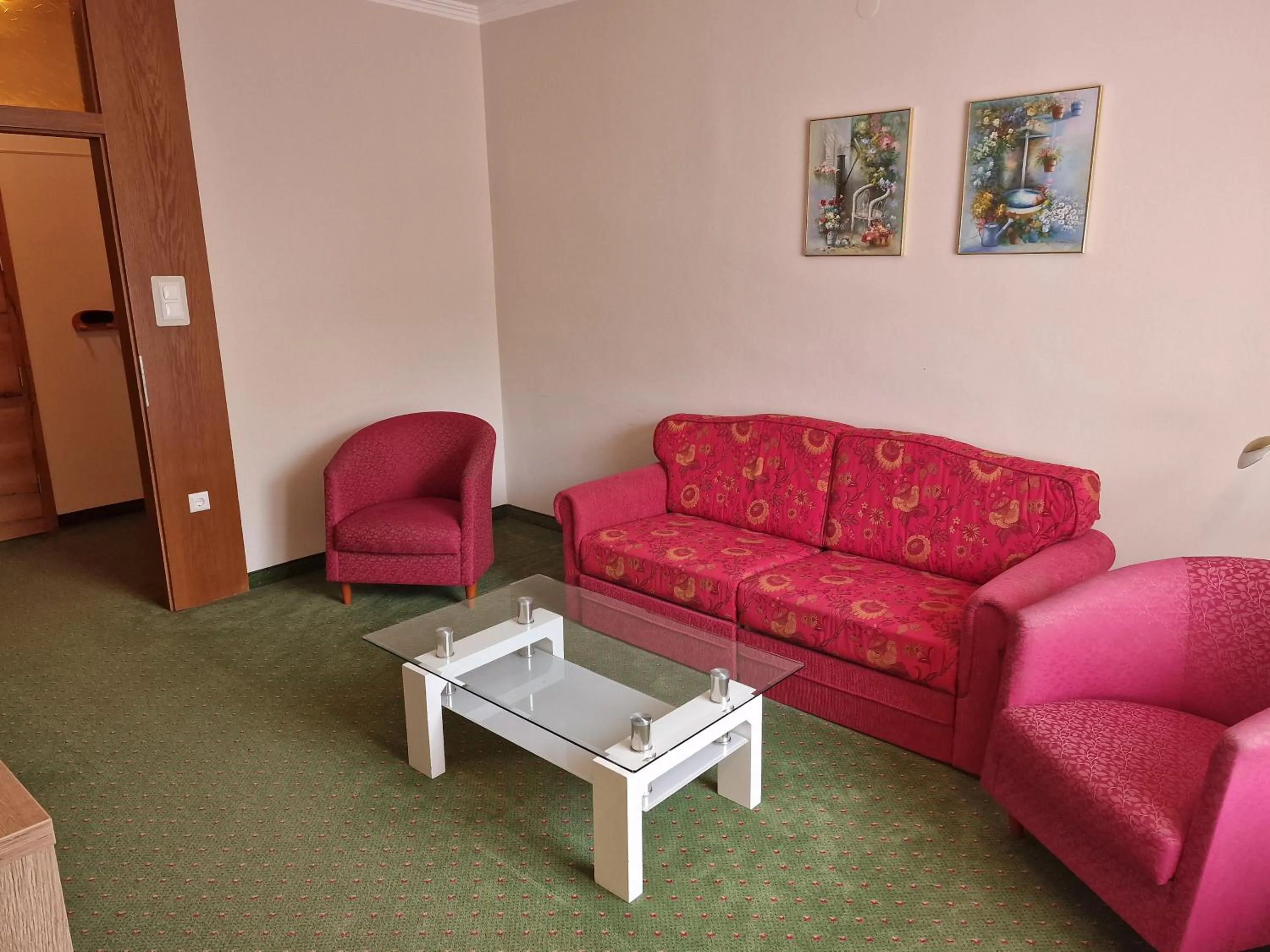 Photo of the whole room in Kolmhof