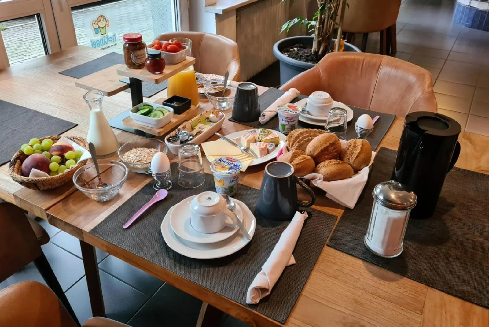 Breakfast in Hotel Aleo