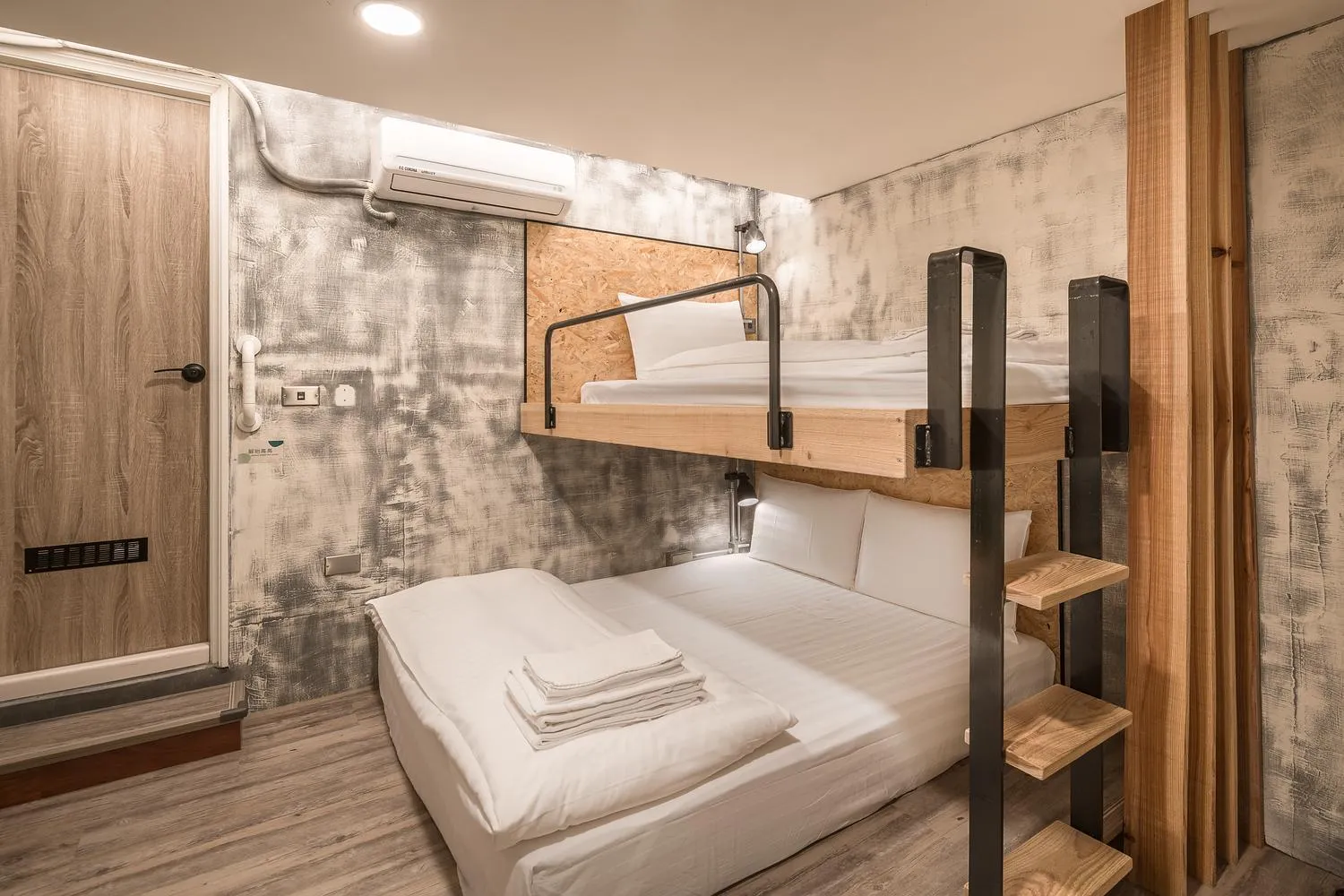 bunk bed, Bed in Tainanwow
