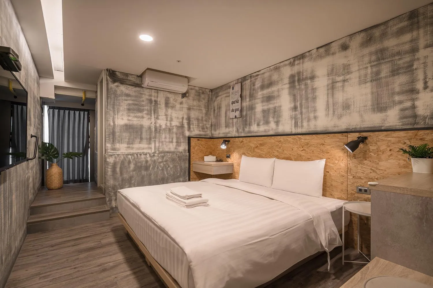 Photo of the whole room, Bed in Tainanwow