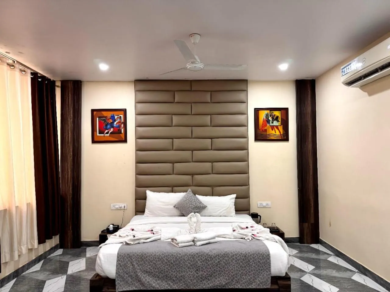 Bed in The Grand Jabalpur