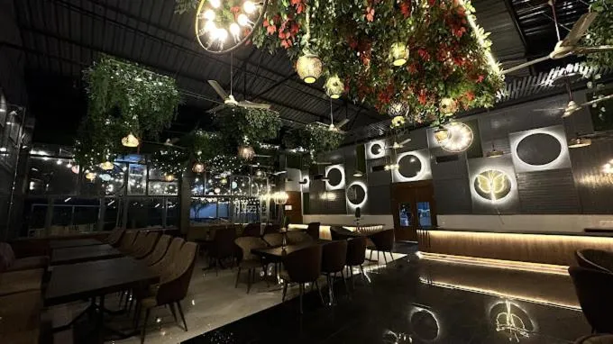 Restaurant/places to eat in The Grand Jabalpur