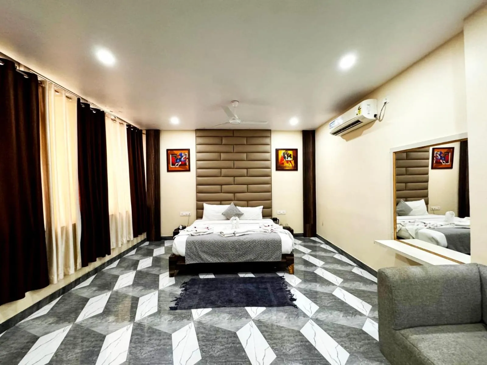 Bed in The Grand Jabalpur