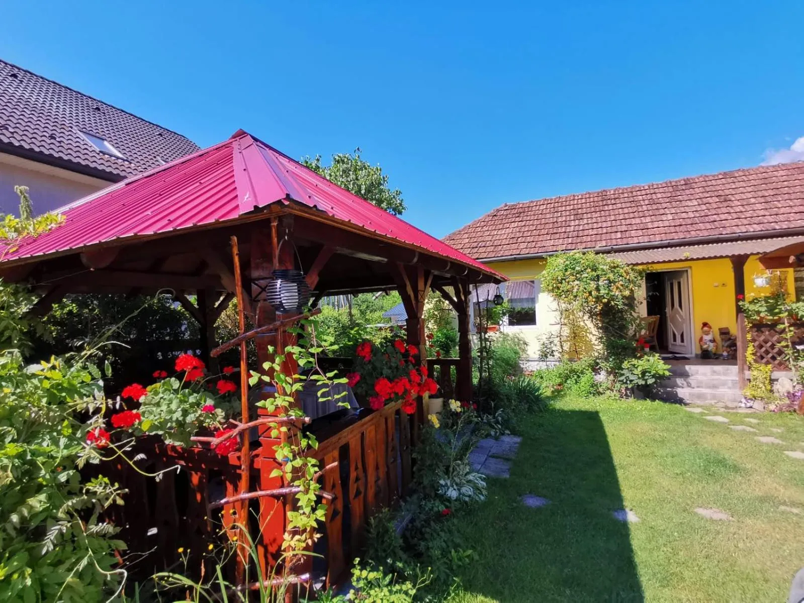 Property building in Casa Otilia
