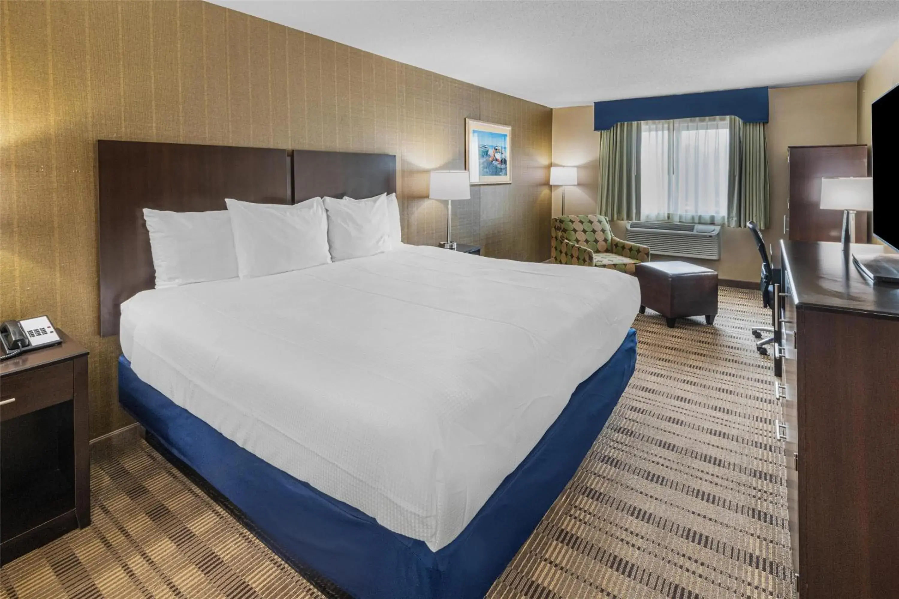 King Room - Non-Smoking in Best Western Providence Warwick Airport Inn King Room - Non-Smoking in Best Western Providence Warwick Airport Inn