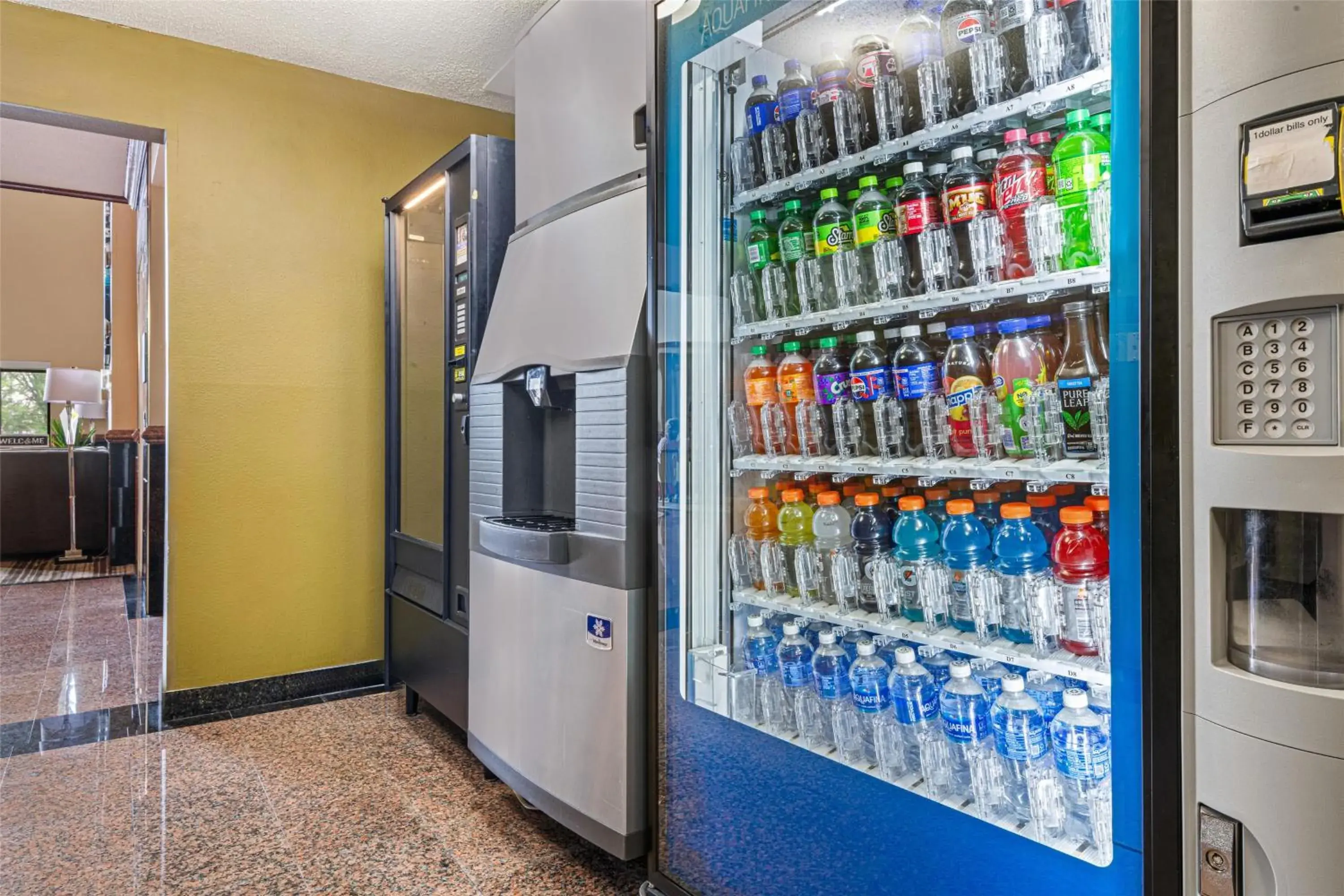 Property building in Best Western Providence Warwick Airport Inn Property building in Best Western Providence Warwick Airport Inn