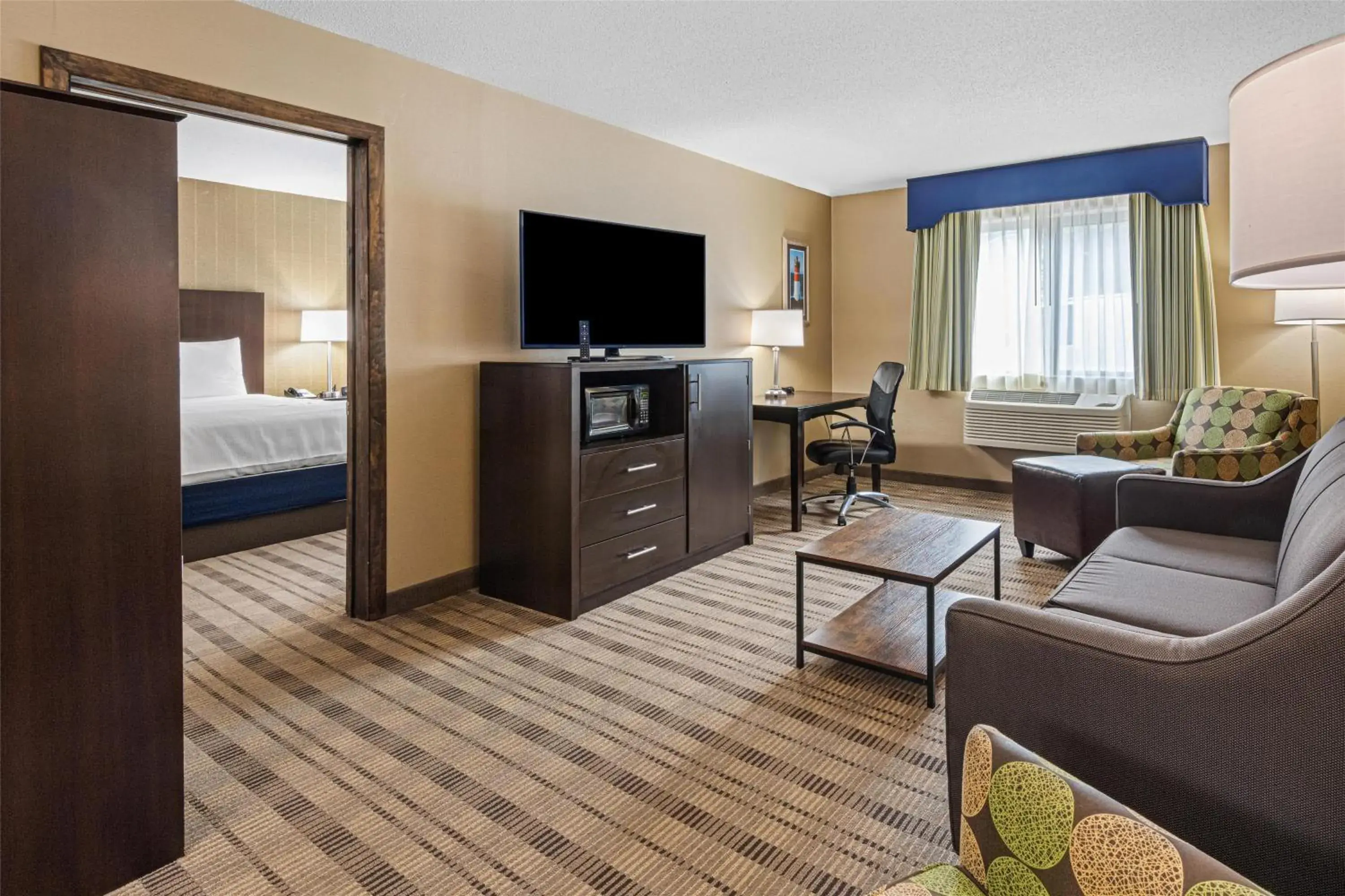 Queen Suite with Two Queen Beds and Roll-In Shower - Mobility Accessible/Non-Smoking in Best Western Providence Warwick Airport Inn Queen Suite with Two Queen Beds and Roll-In Shower - Mobility Accessible/Non-Smoking in Best Western Providence Warwick Airport Inn