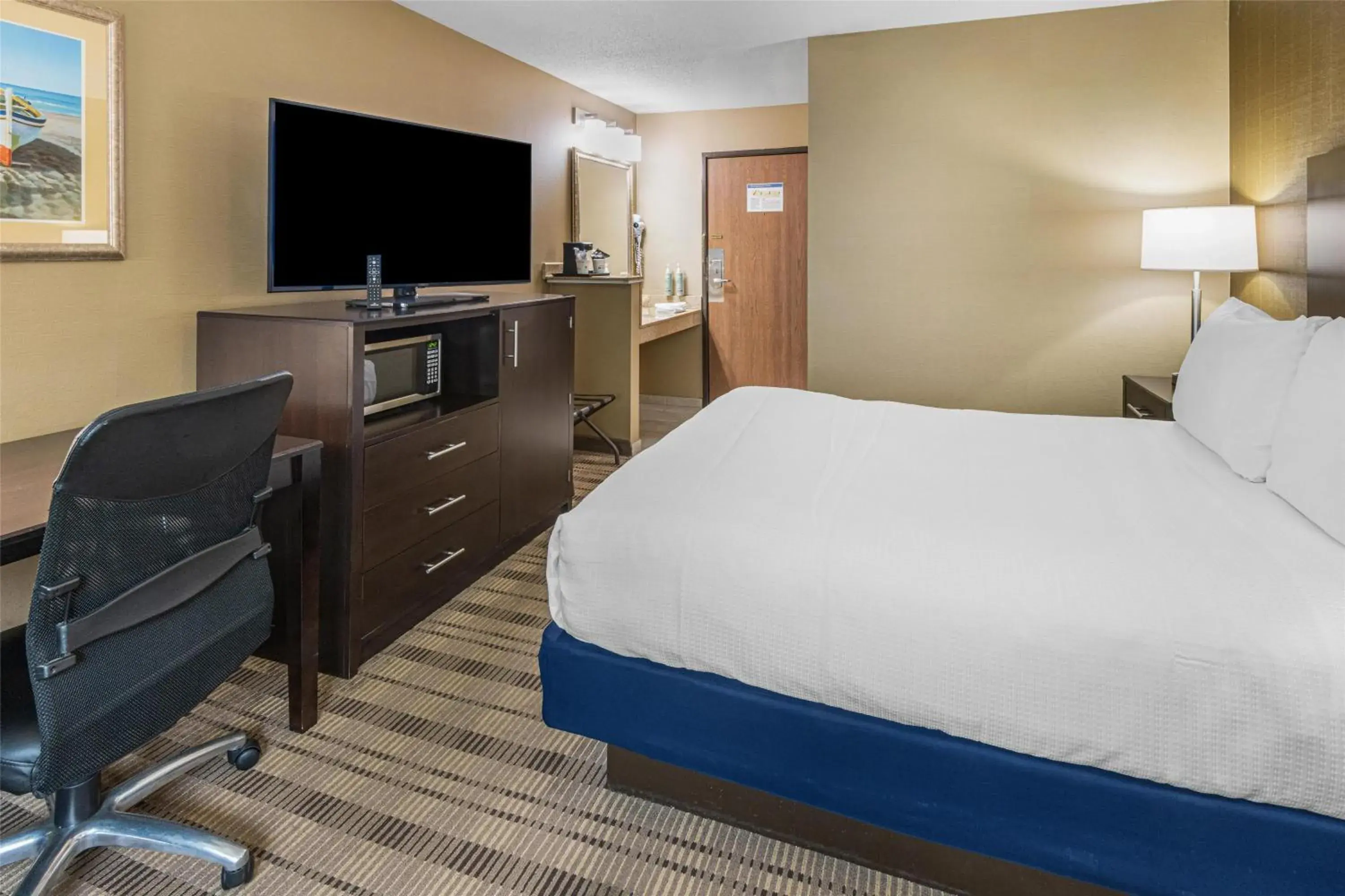 Queen Room - Non-Smoking in Best Western Providence Warwick Airport Inn Queen Room - Non-Smoking in Best Western Providence Warwick Airport Inn