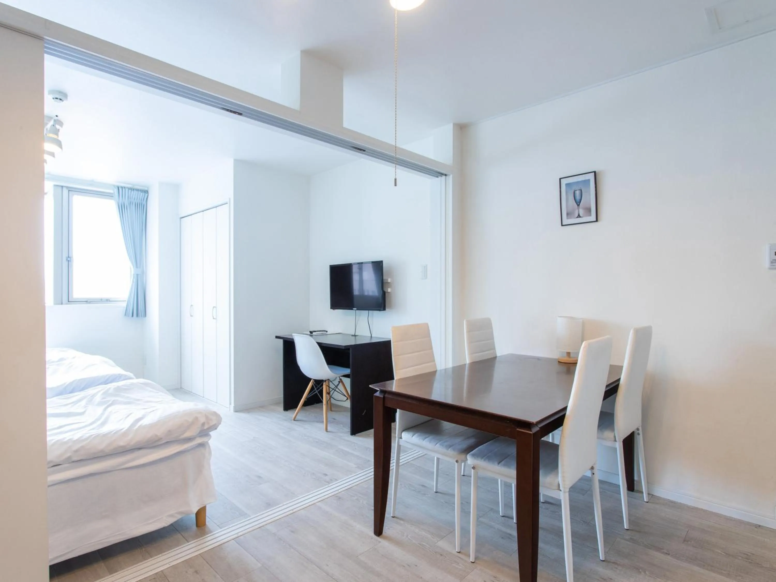 Living room, Bed in Reality Hakata 2